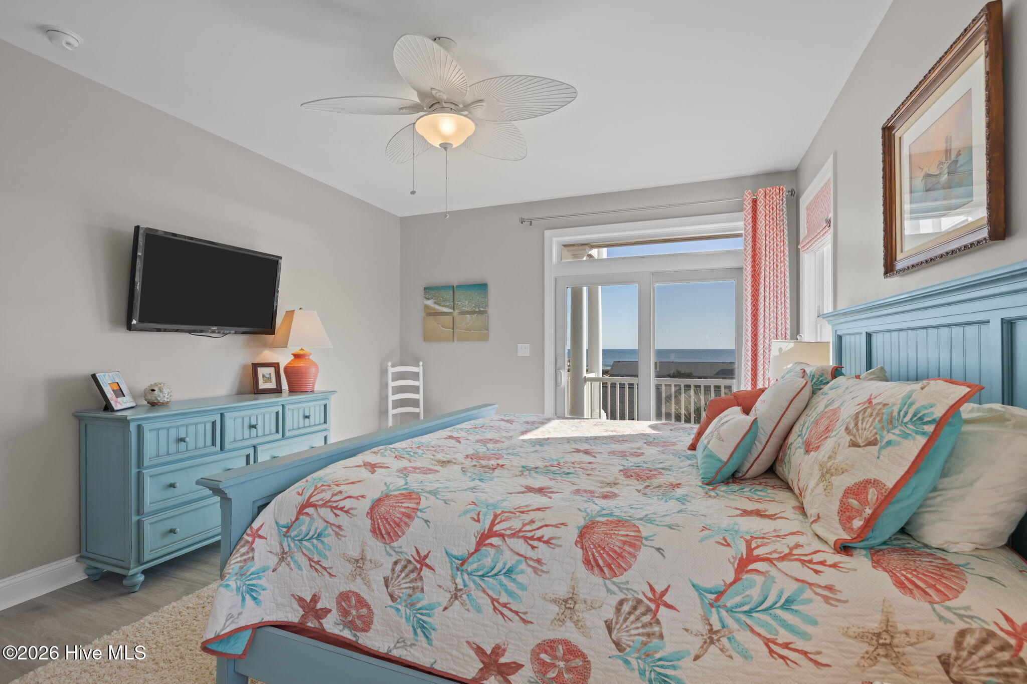 100549287 | Photo 32