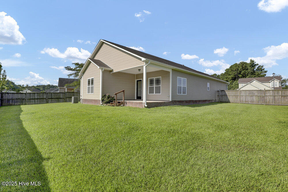 100549673 | Photo 24