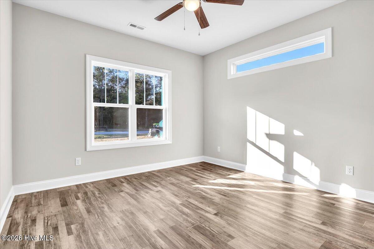 100551453 | Photo 28