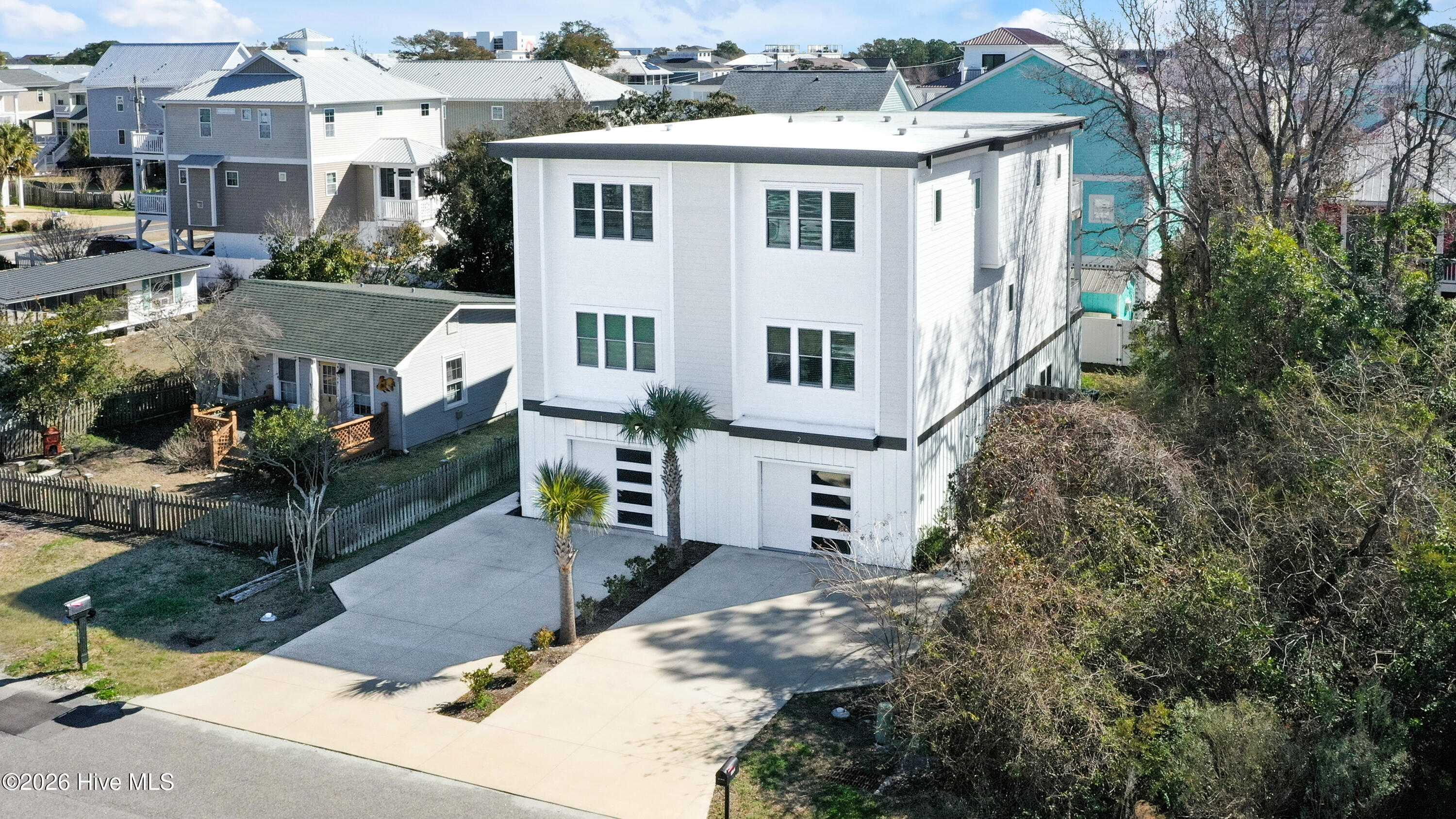 100557006 | Photo 38