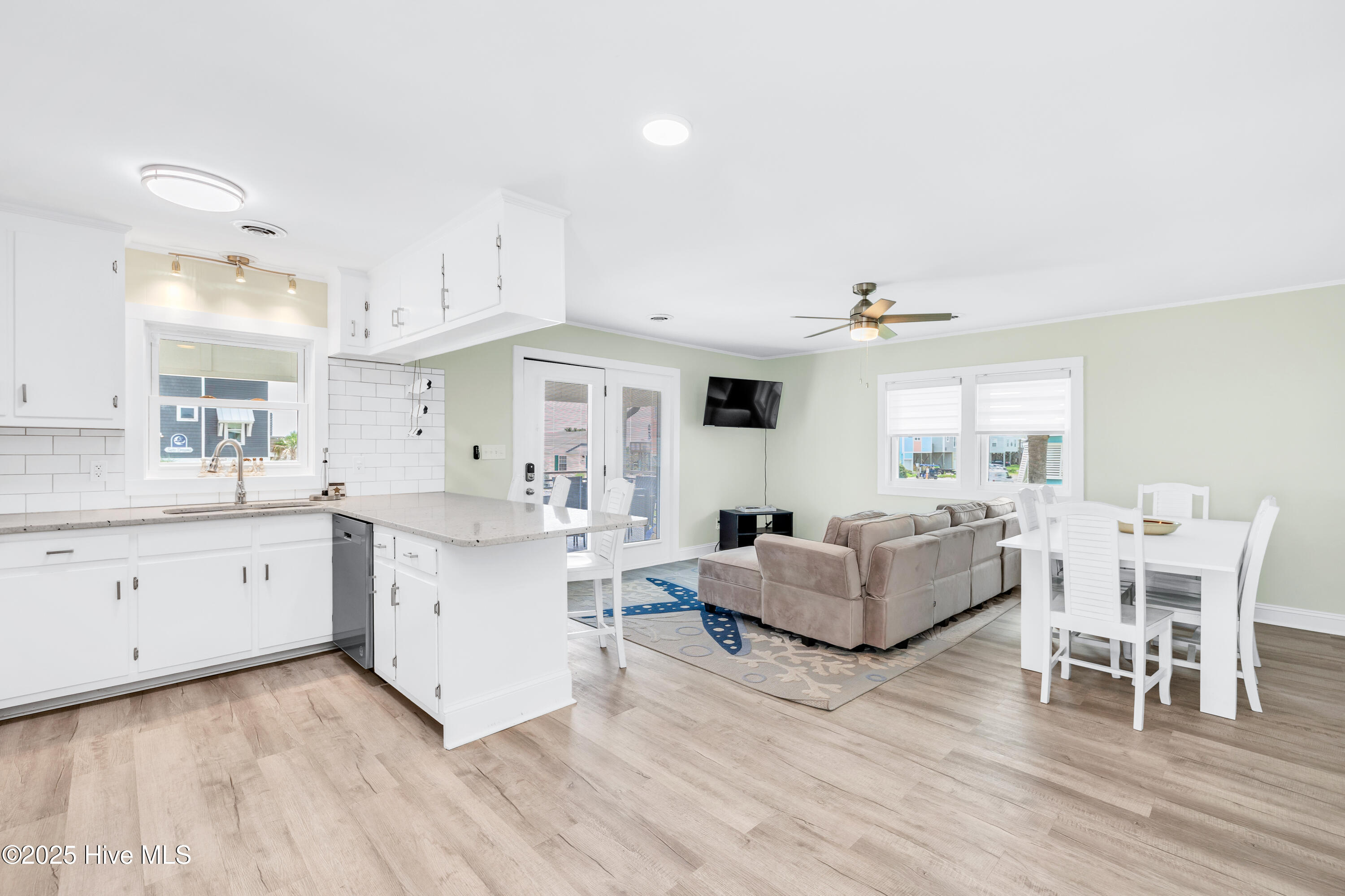 100550005 | Photo 12