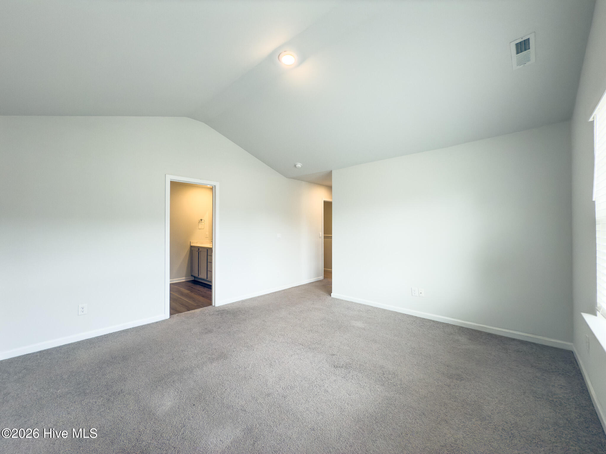 100561658 | Photo 17