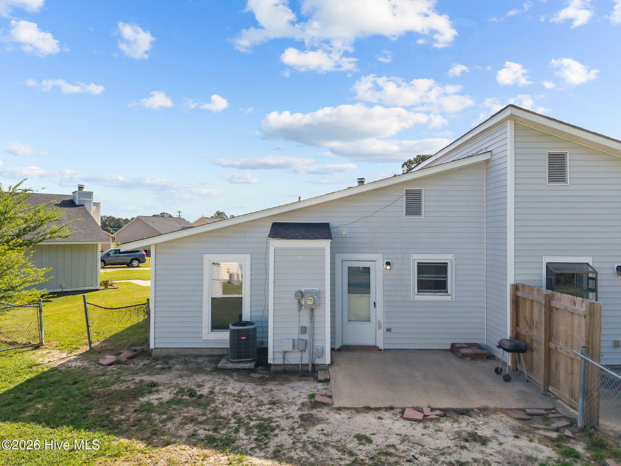 100565385 | Photo 26