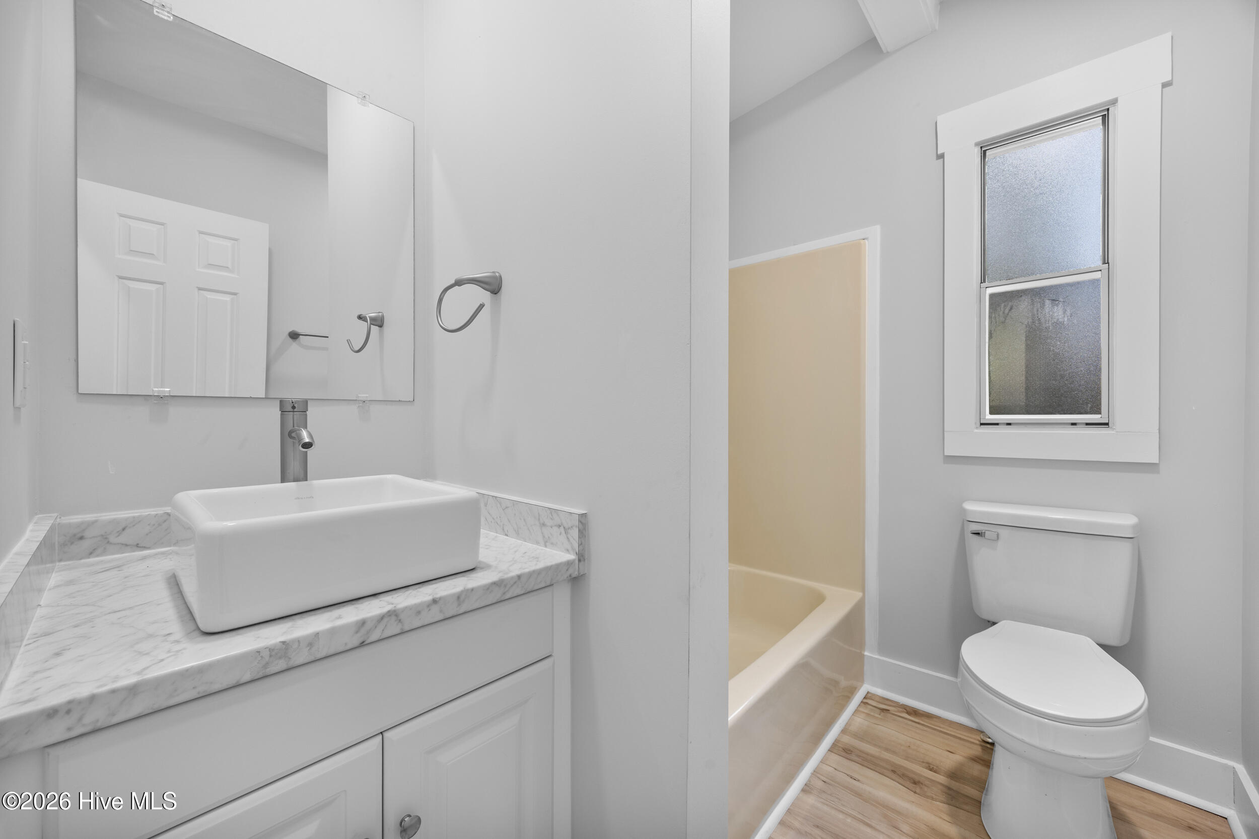 100552776 | Photo 26