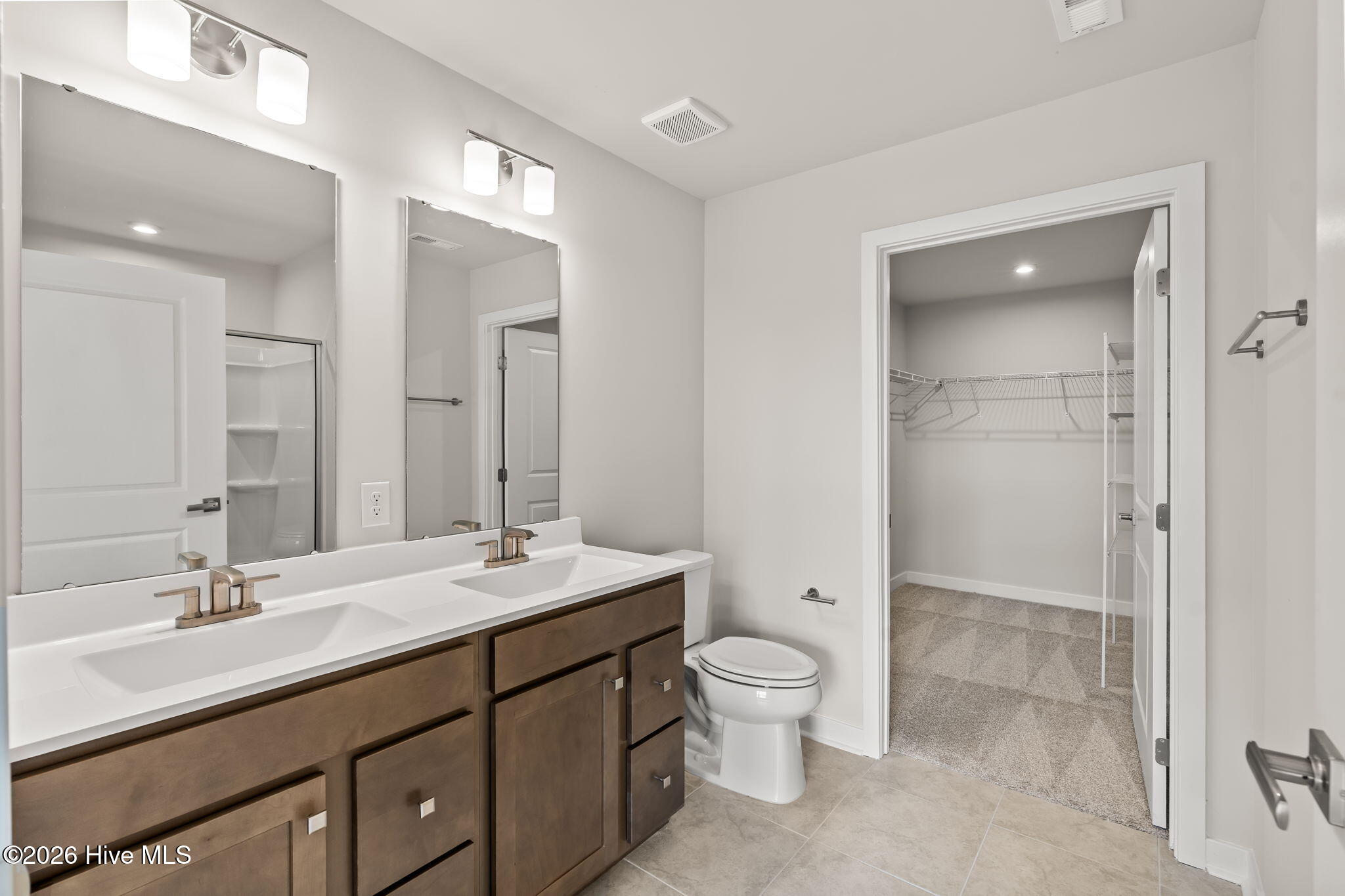 100546061 | Photo 13