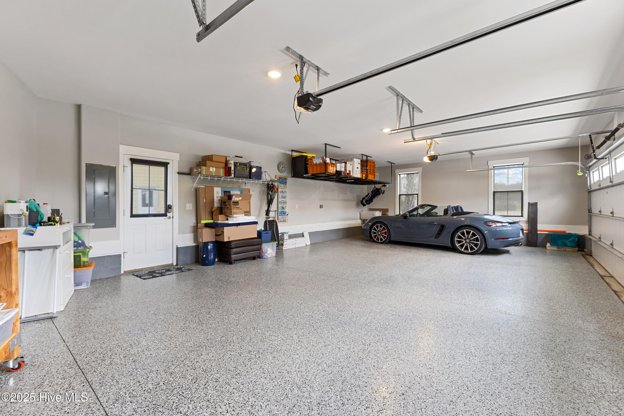 100550581 | Photo 40