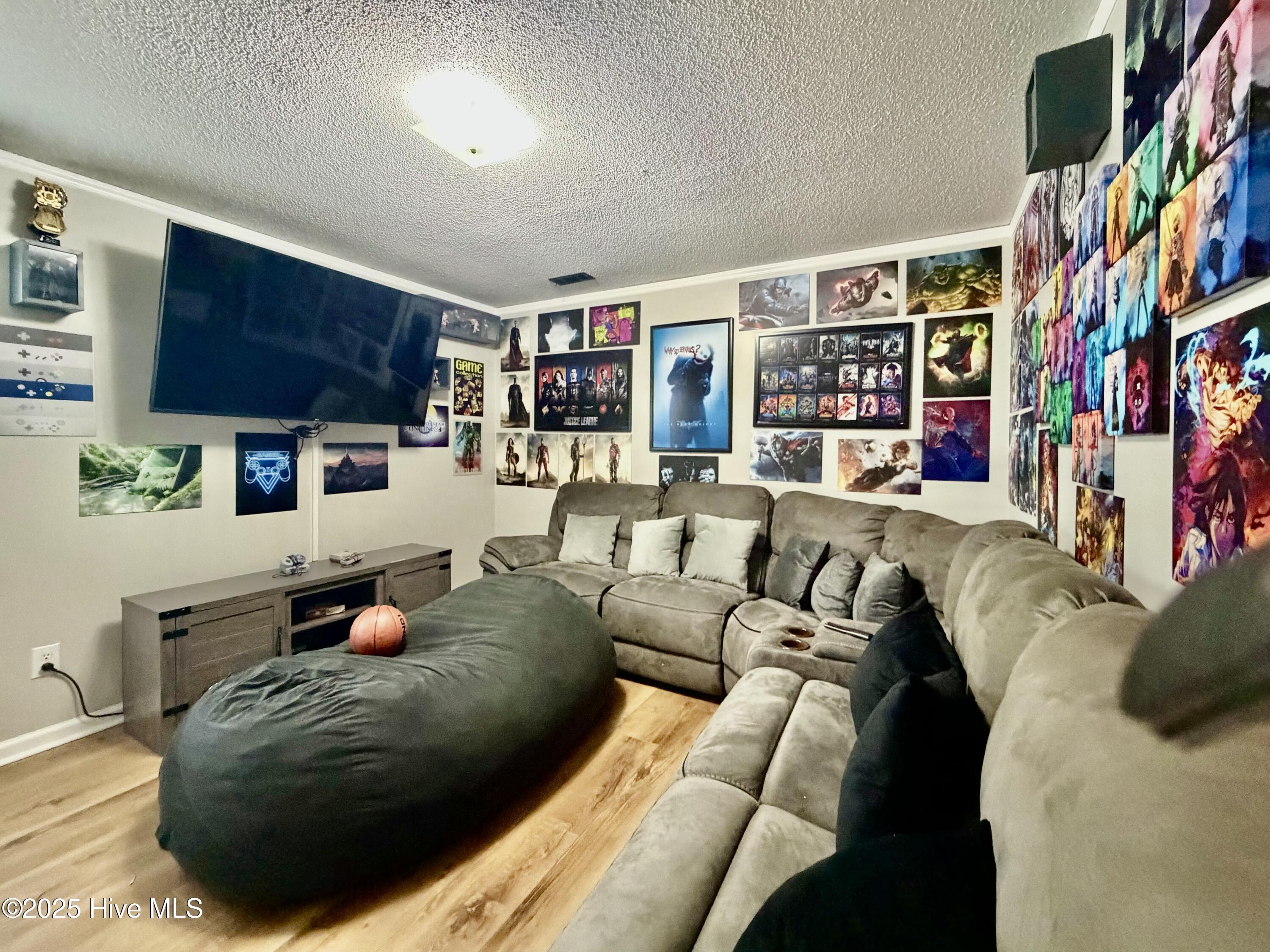 100545530 | Photo 25