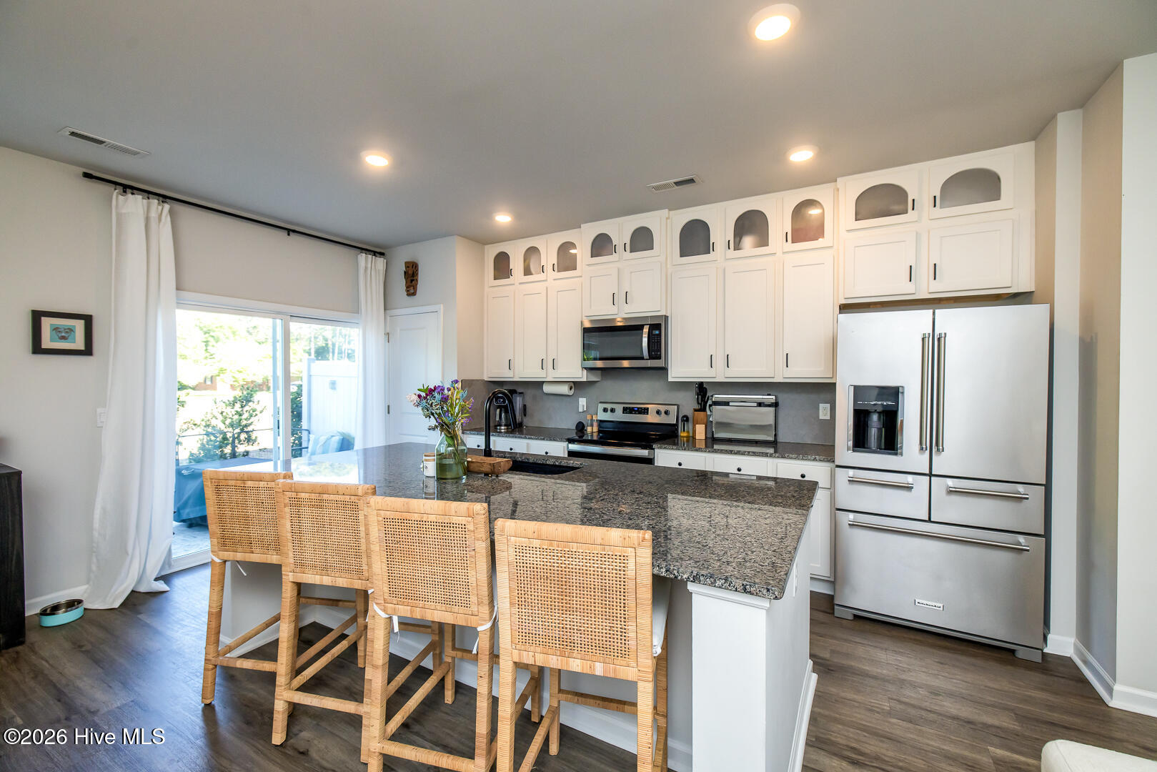 100570599 | Photo 16