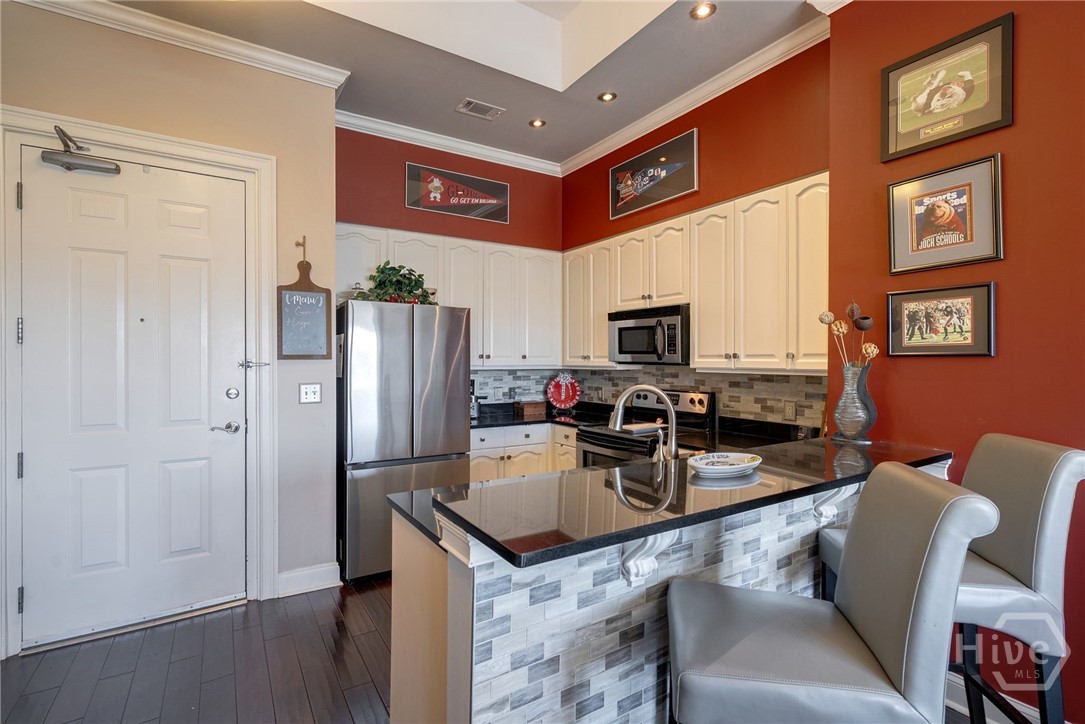 Kitchen with Breakfast and serving counter