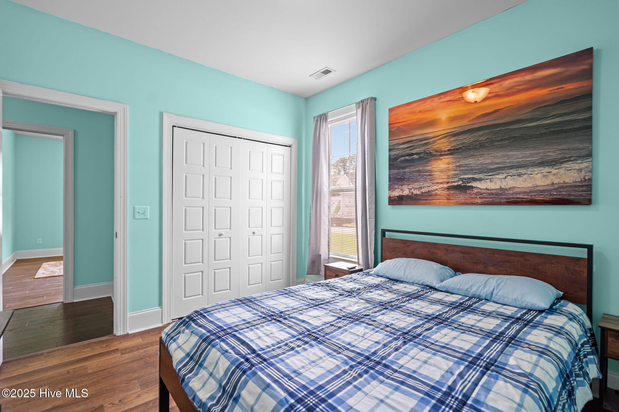 100525866 | Photo 32