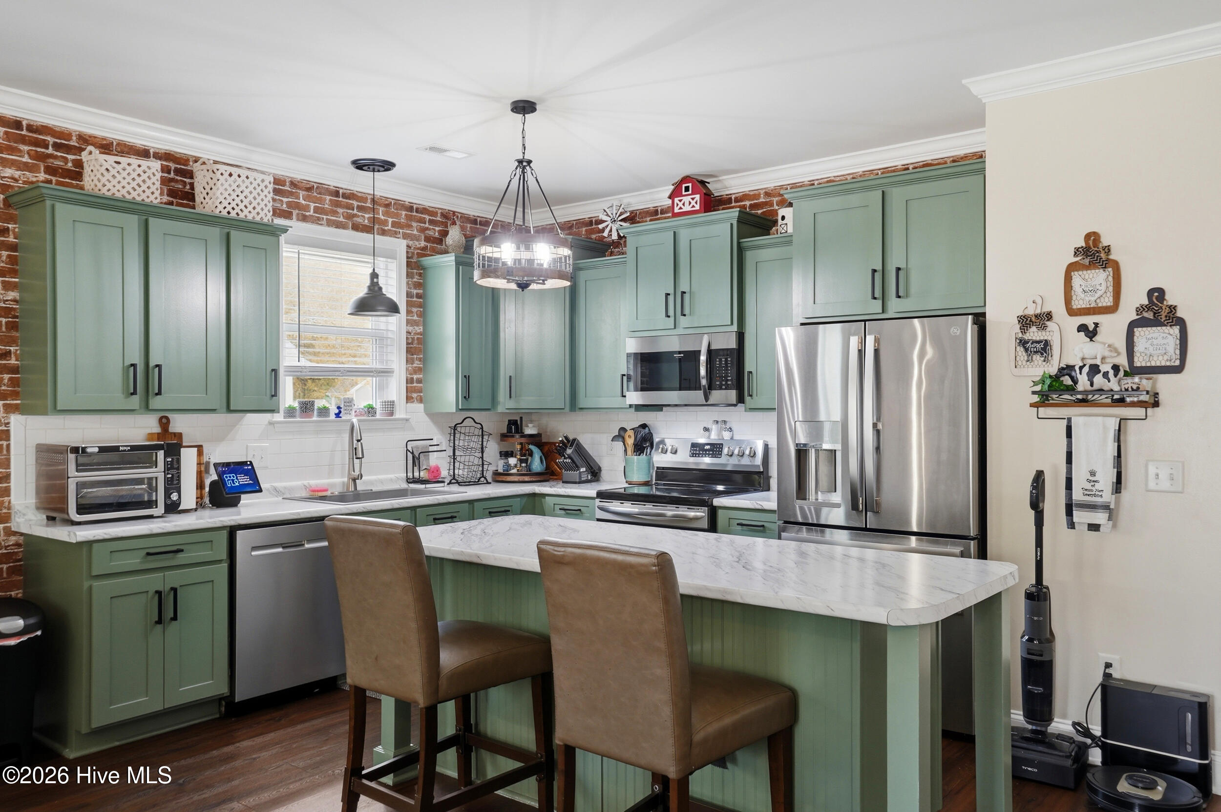 100562435 | Photo 10