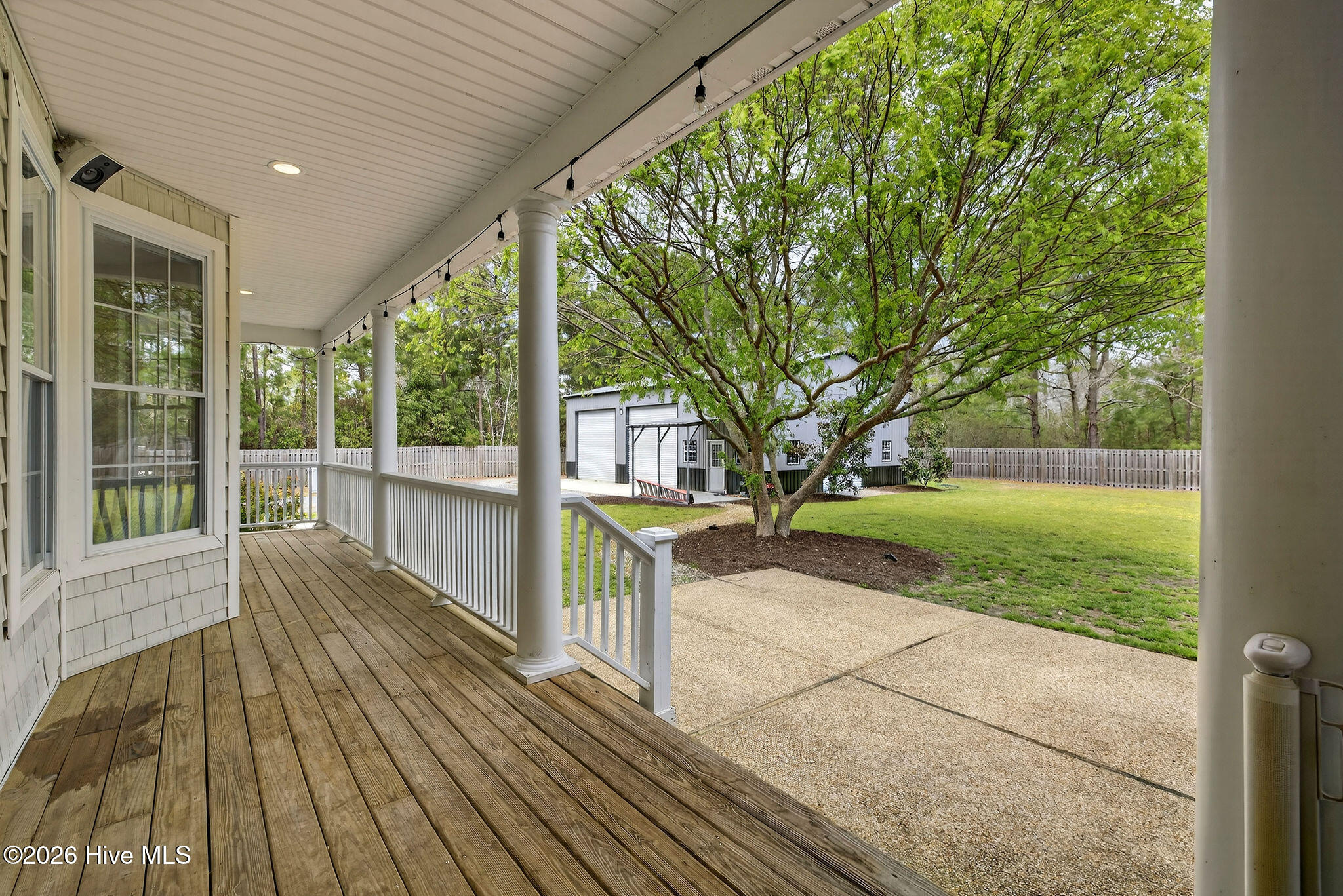 100563131 | Photo 55