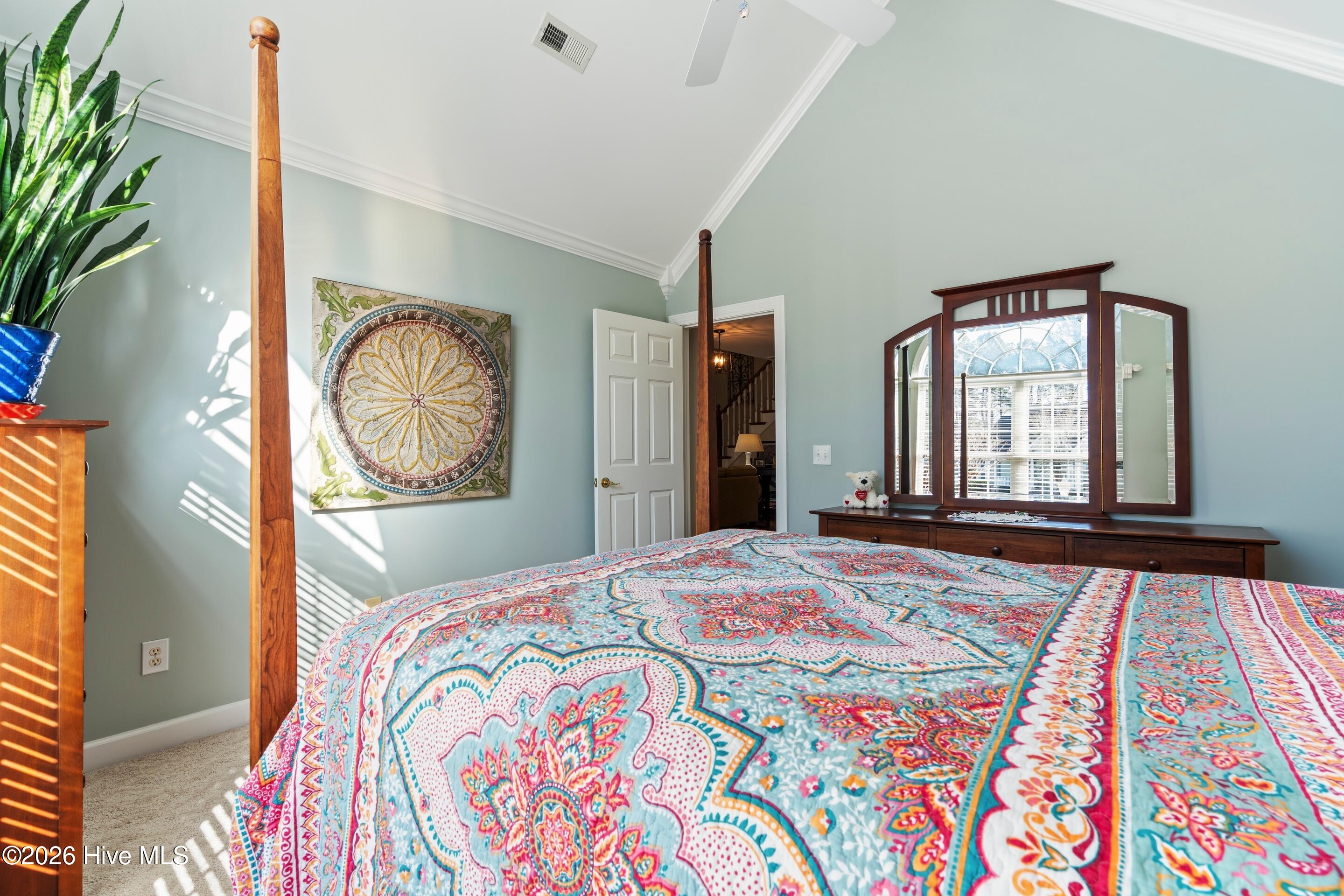 100549552 | Photo 44