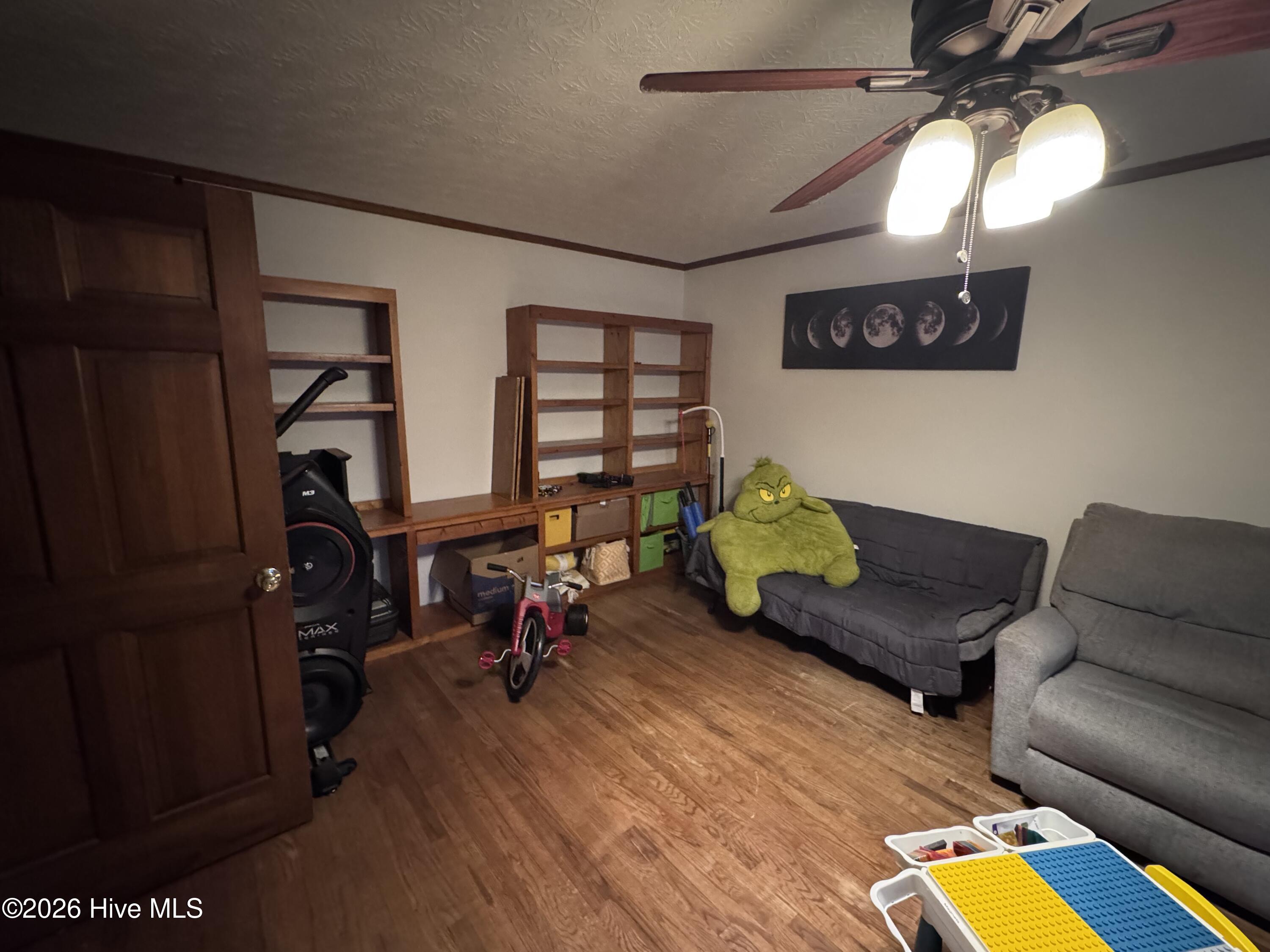 100548841 | Photo 10