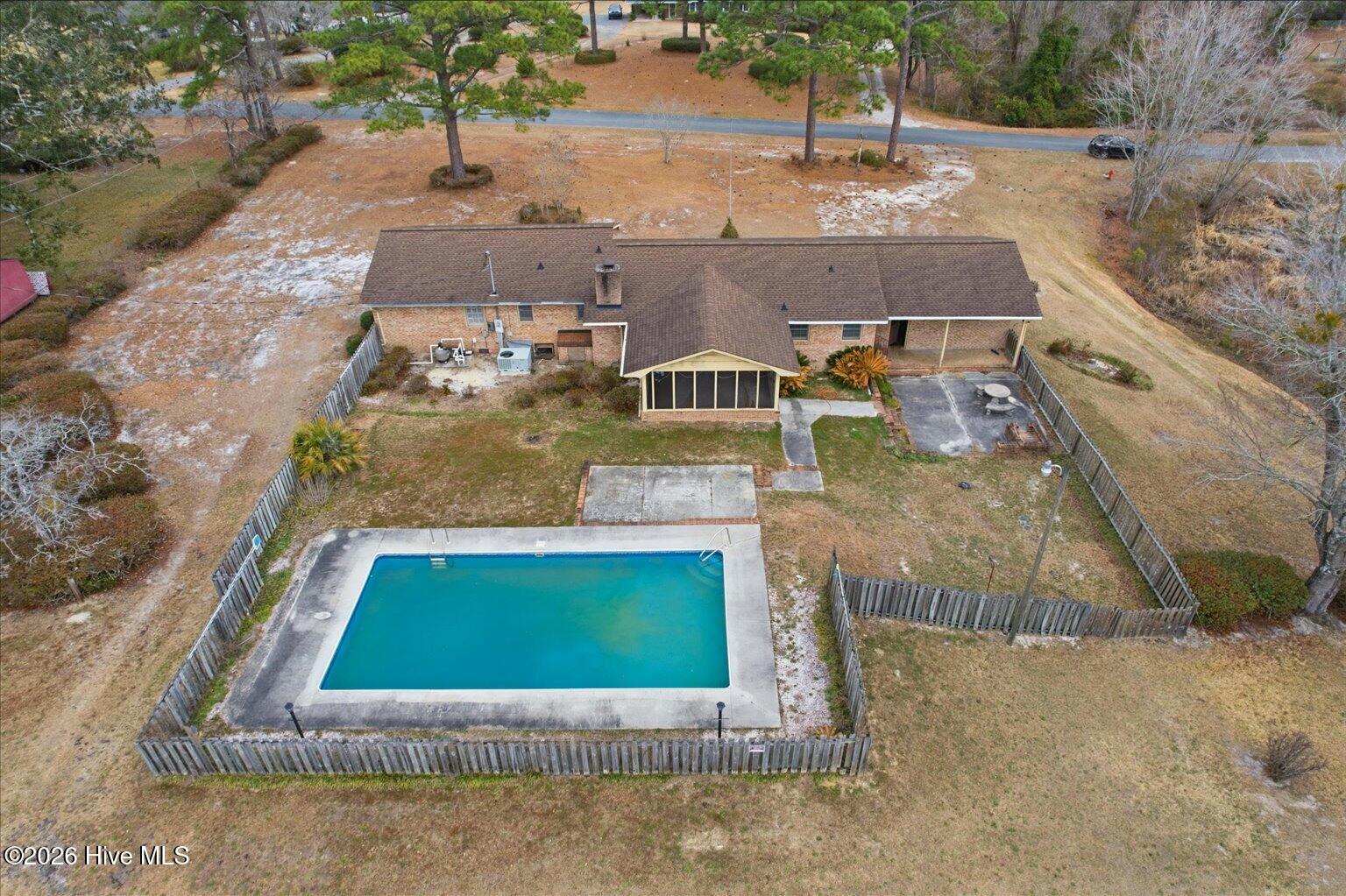 100557418 | Photo 30