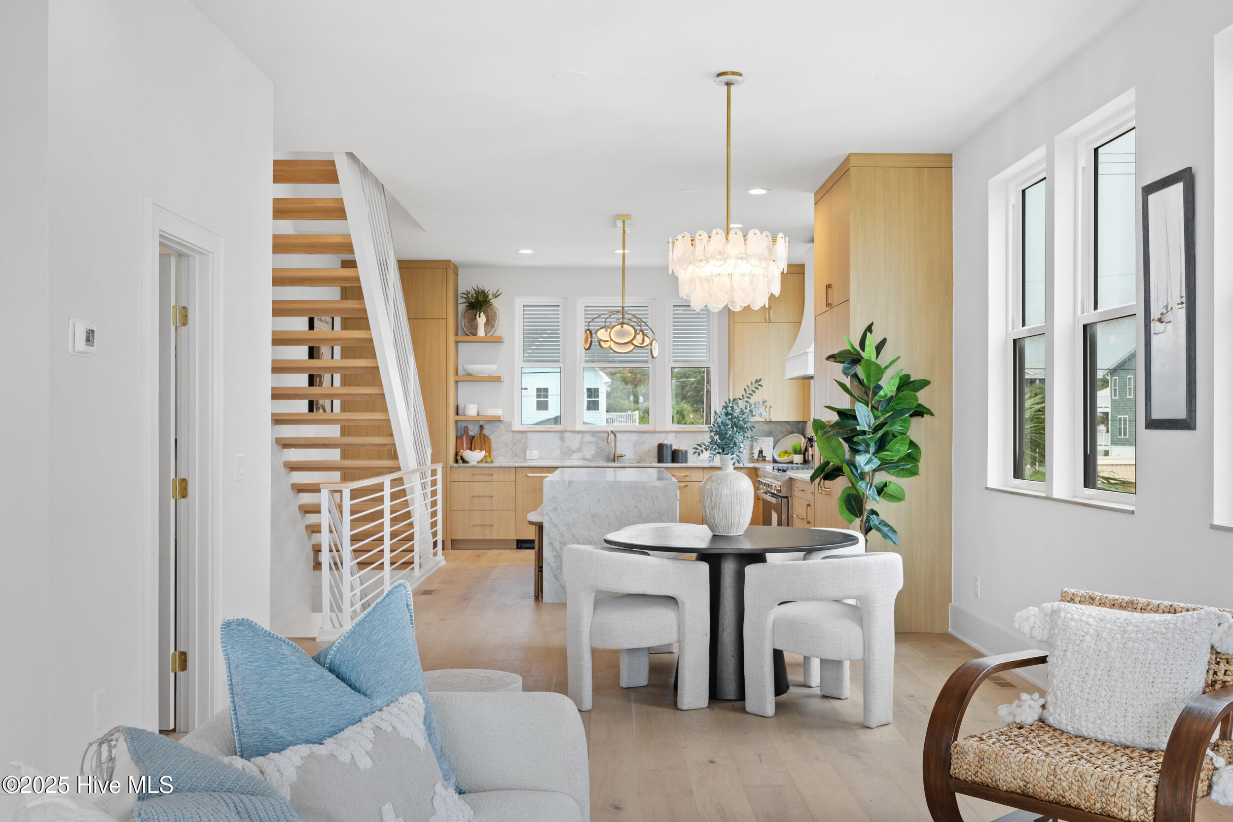 100537057 | Photo 17