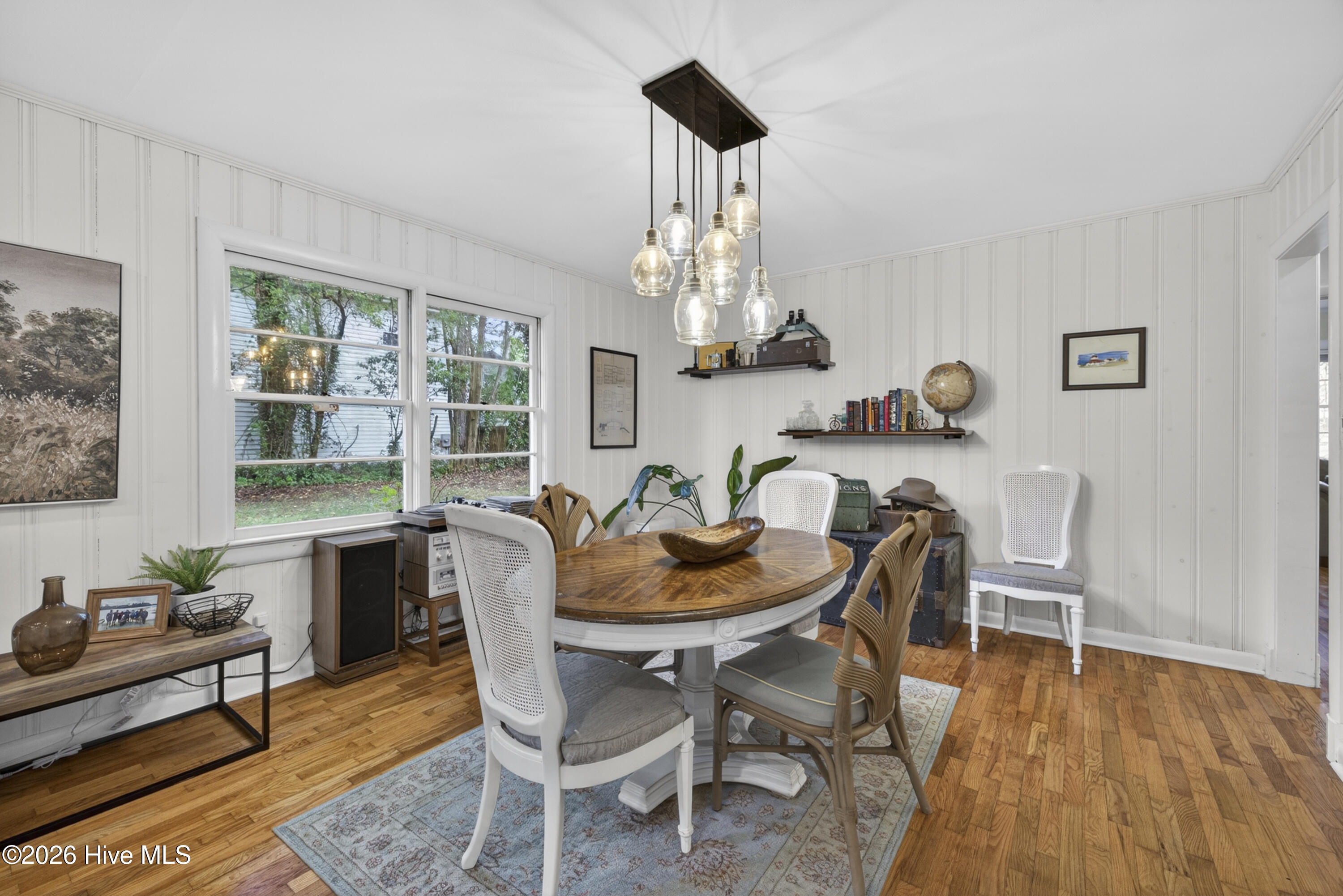 100570211 | Photo 17