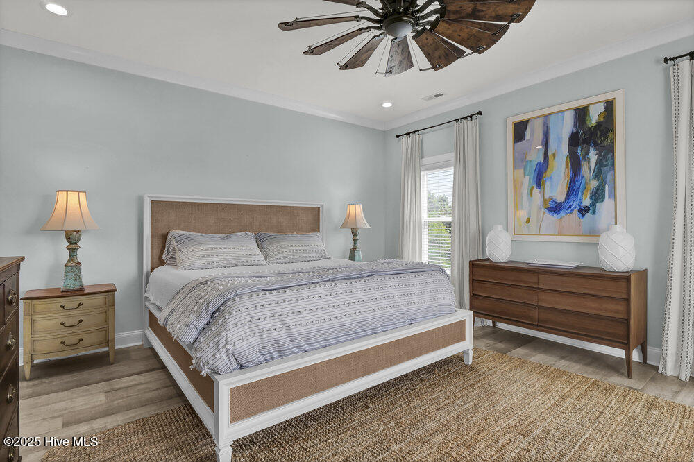 100538818 | Photo 17