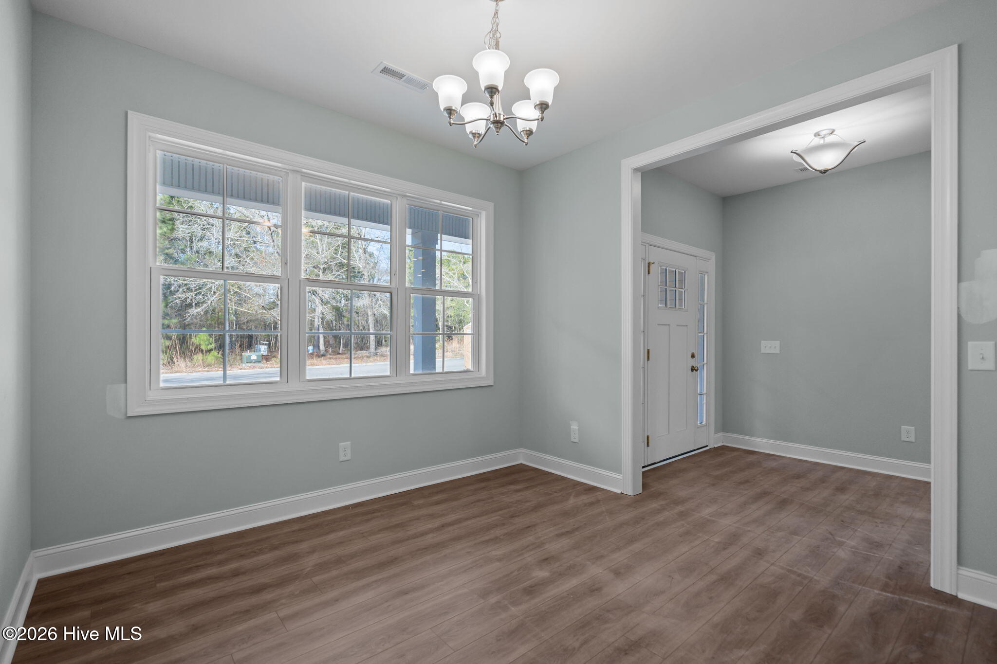 100551885 | Photo 12