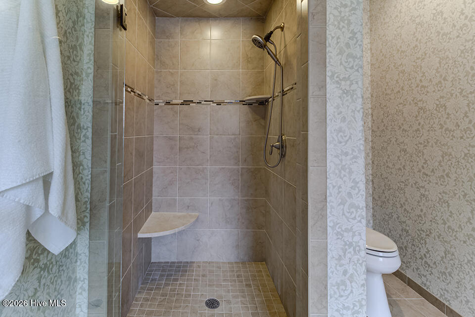 100548216 | Photo 19