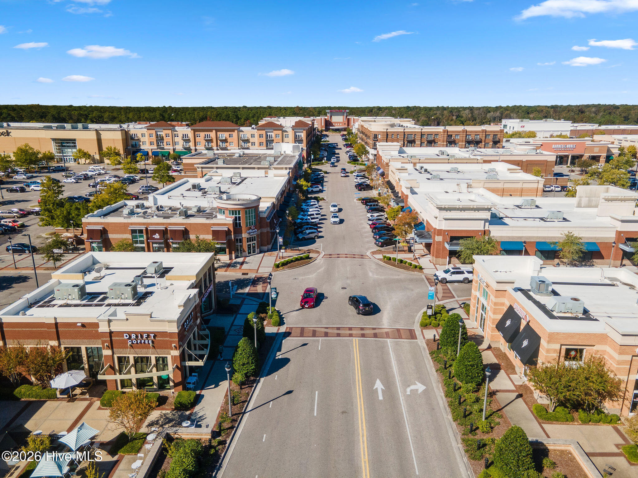 100553604 | Photo 99