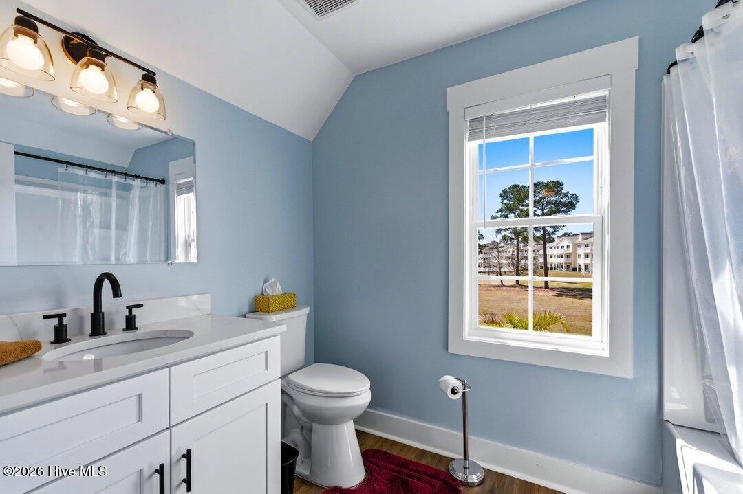 100560083 | Photo 36