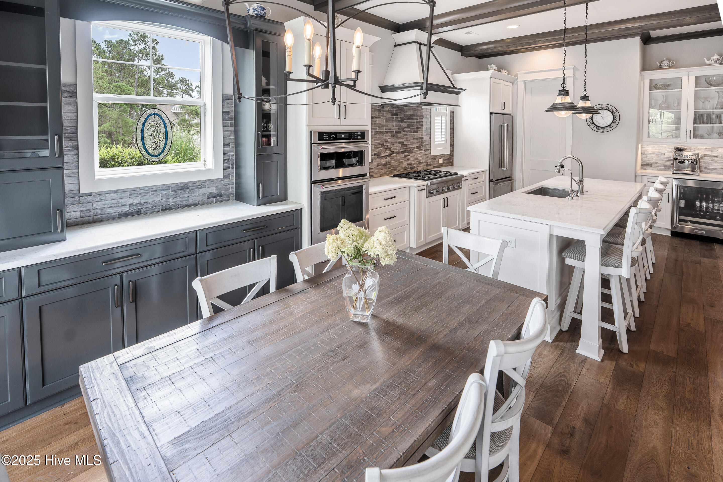 100554295 | Photo 20