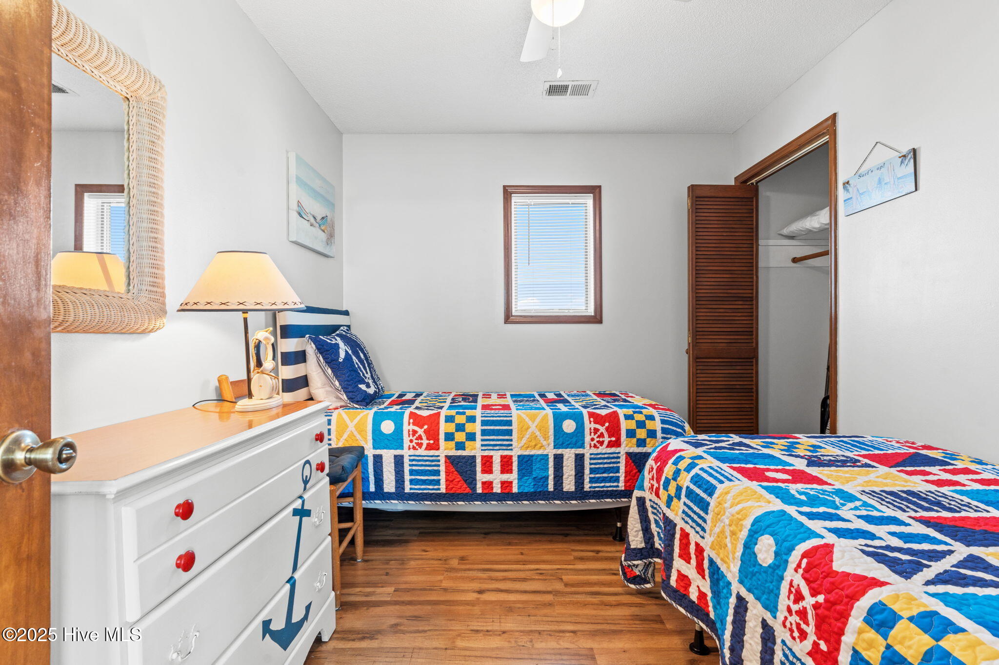 100540487 | Photo 54