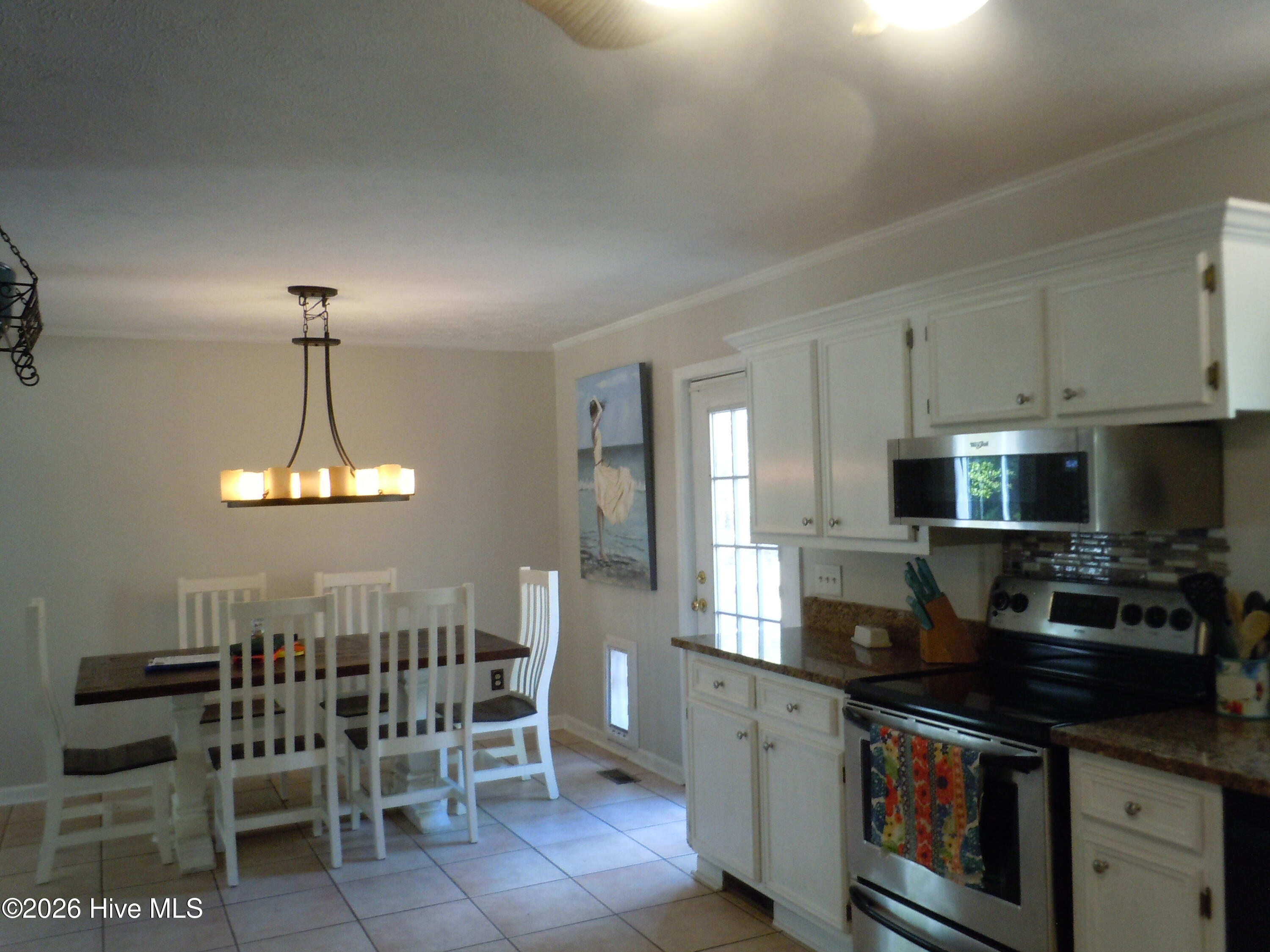 100565129 | Photo 12