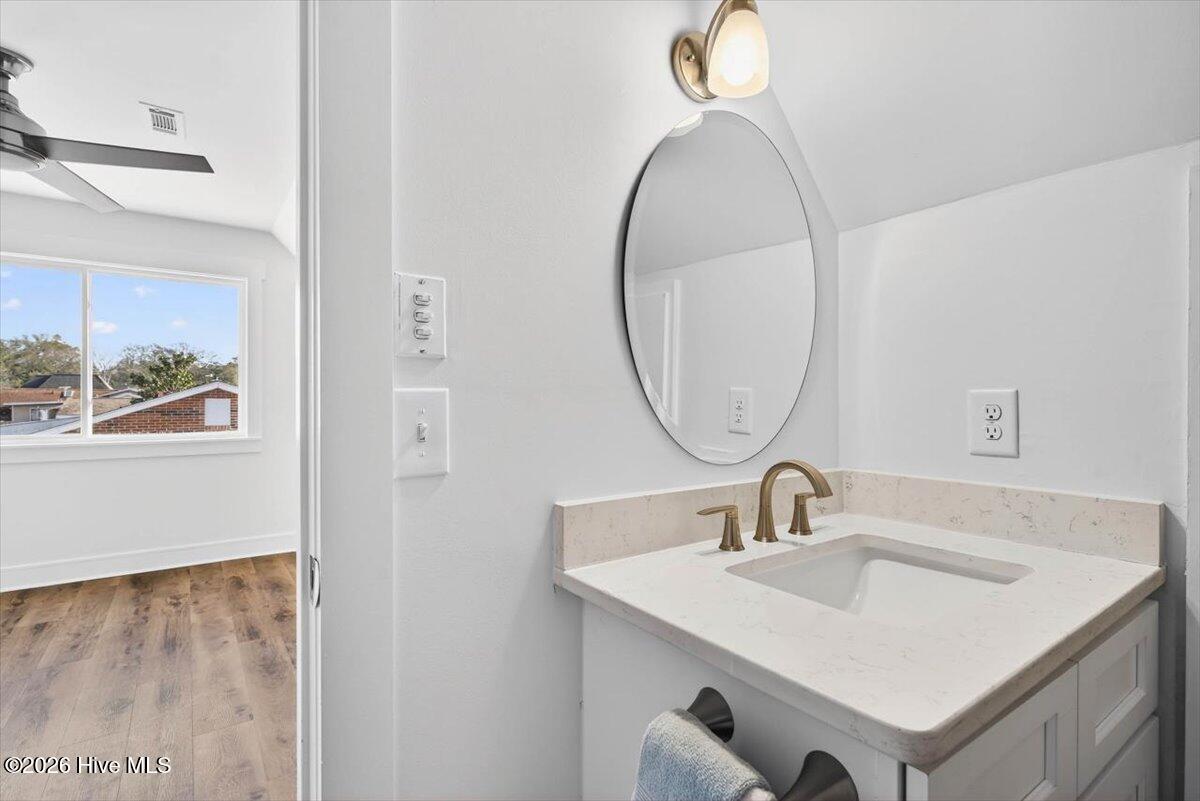 100554376 | Photo 26