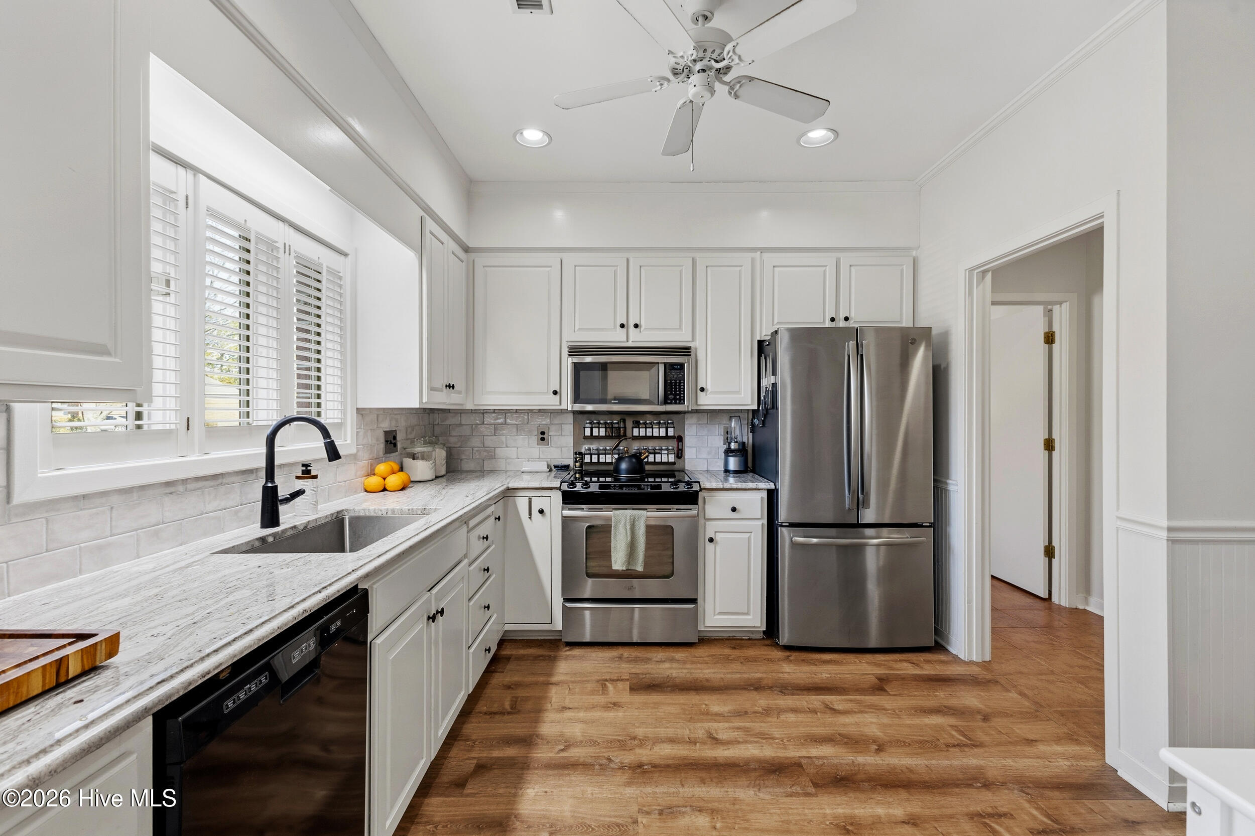 100554124 | Photo 11