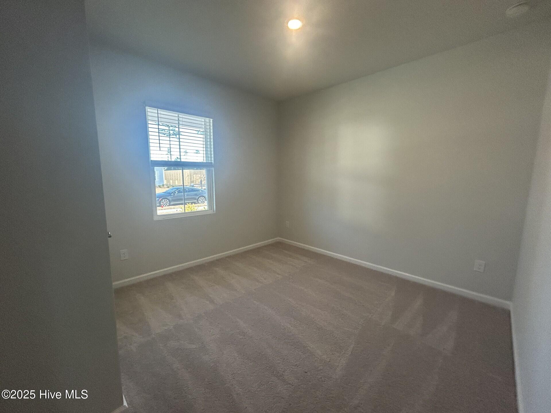 100535961 | Photo 14