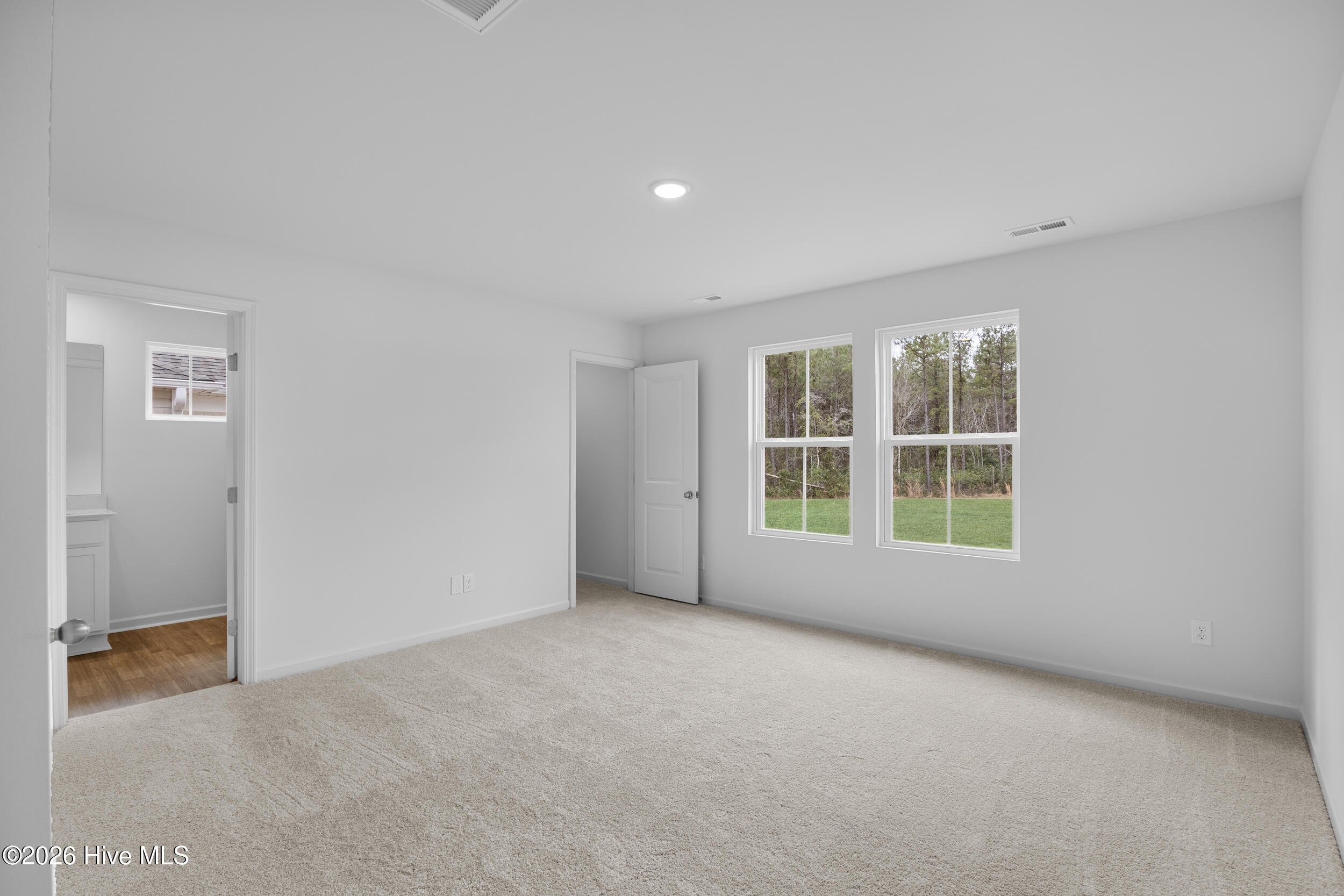 100568116 | Photo 19