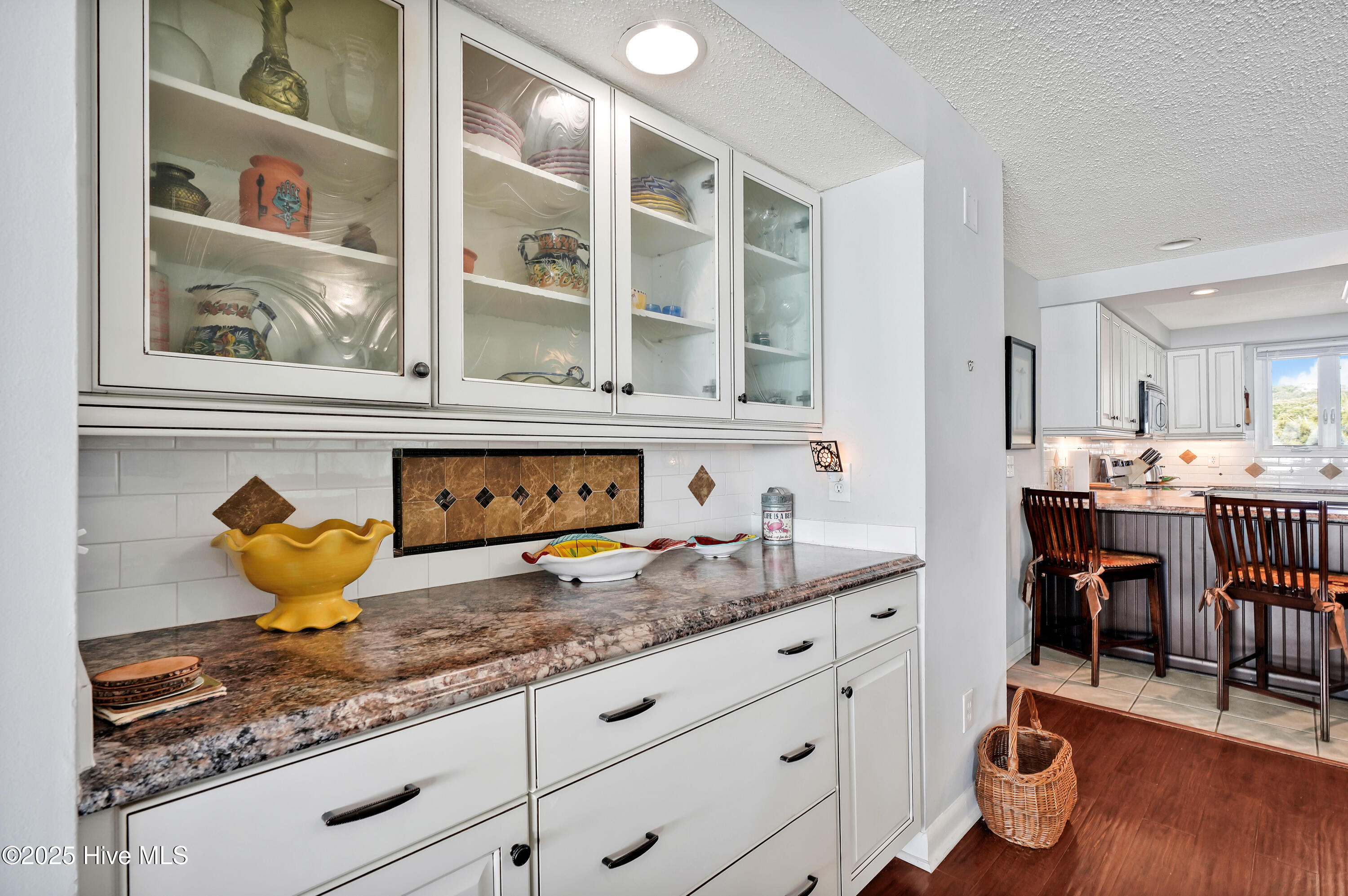 100570549 | Photo 17