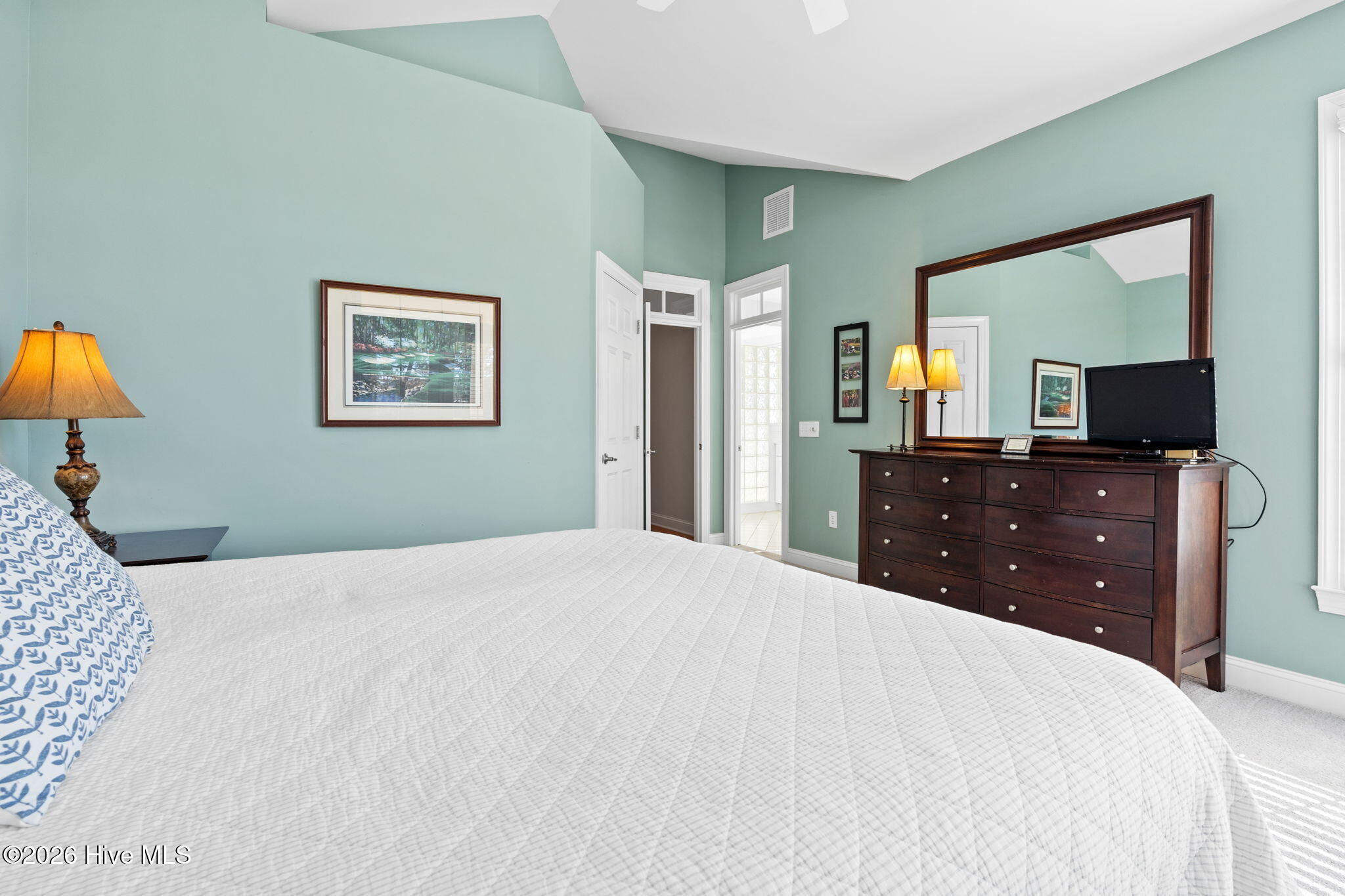 100550804 | Photo 21