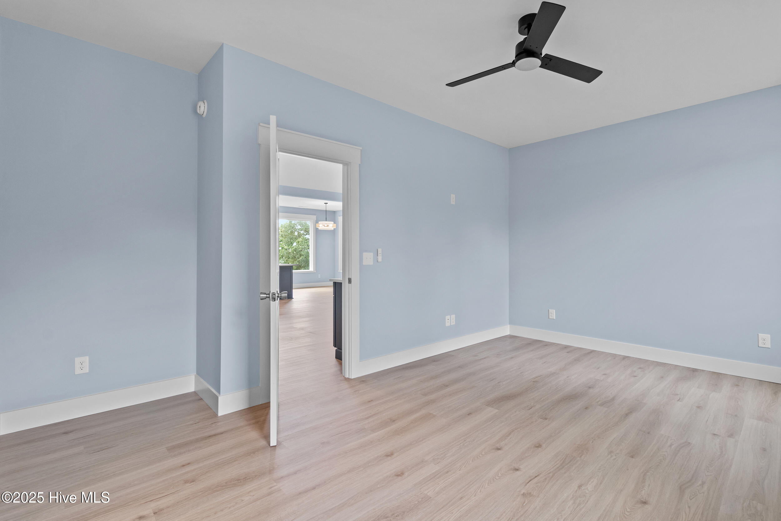 100524139 | Photo 15