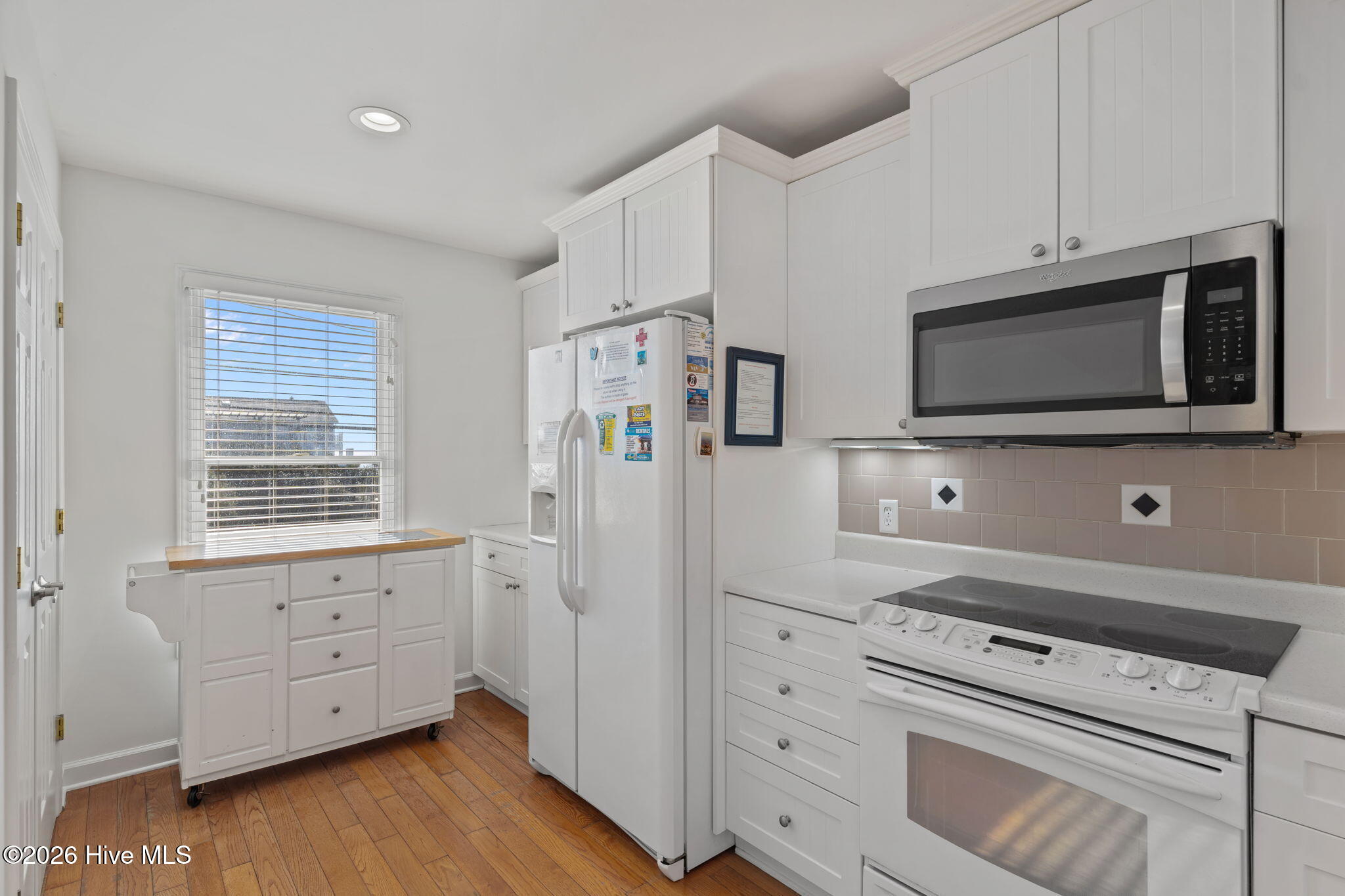 100563044 | Photo 21