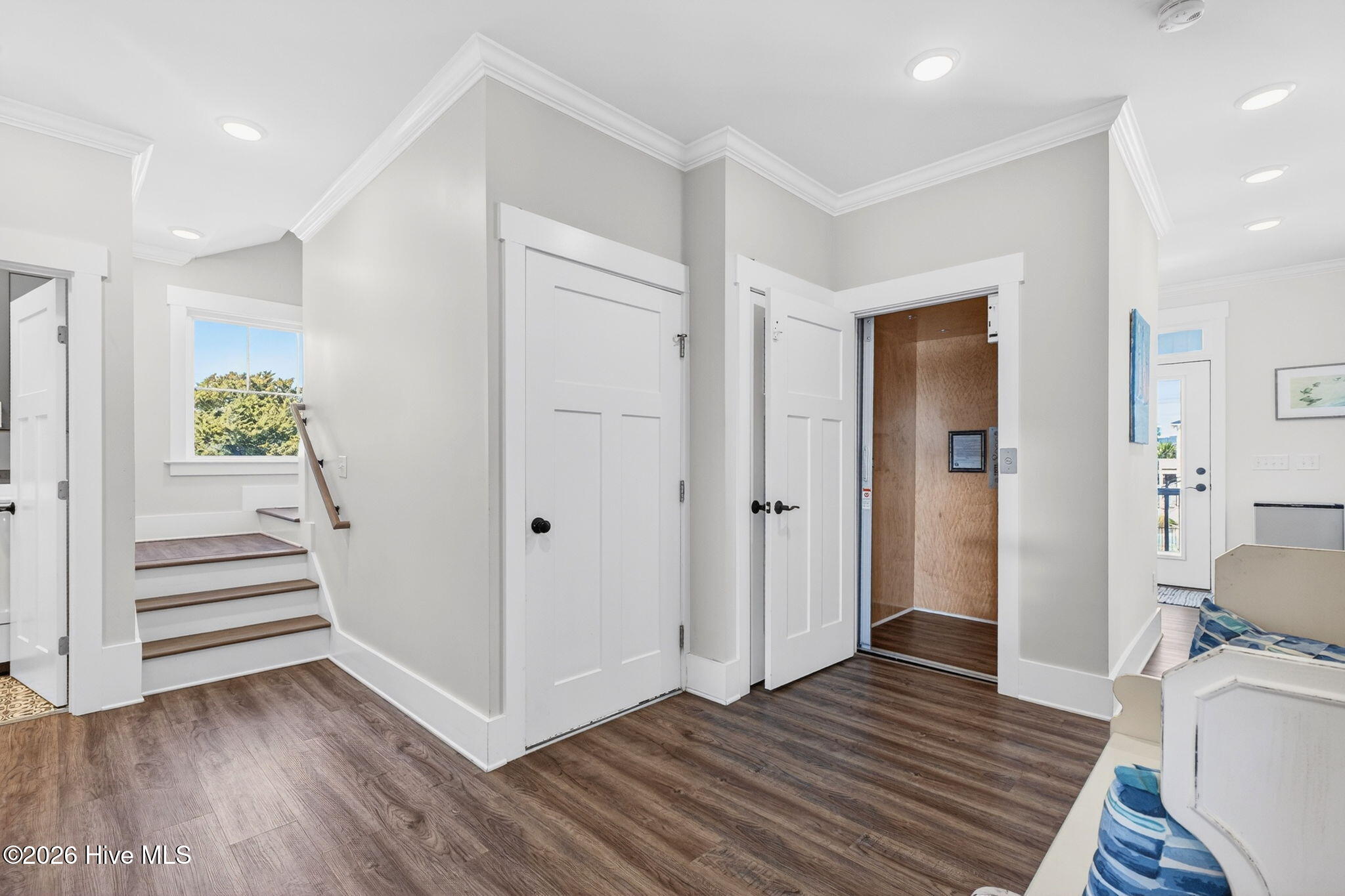 100554481 | Photo 32