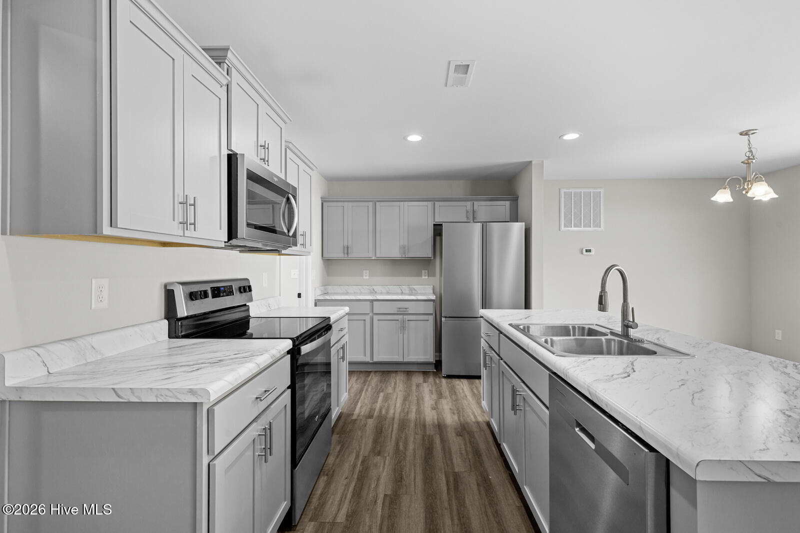 100542191 | Photo 10