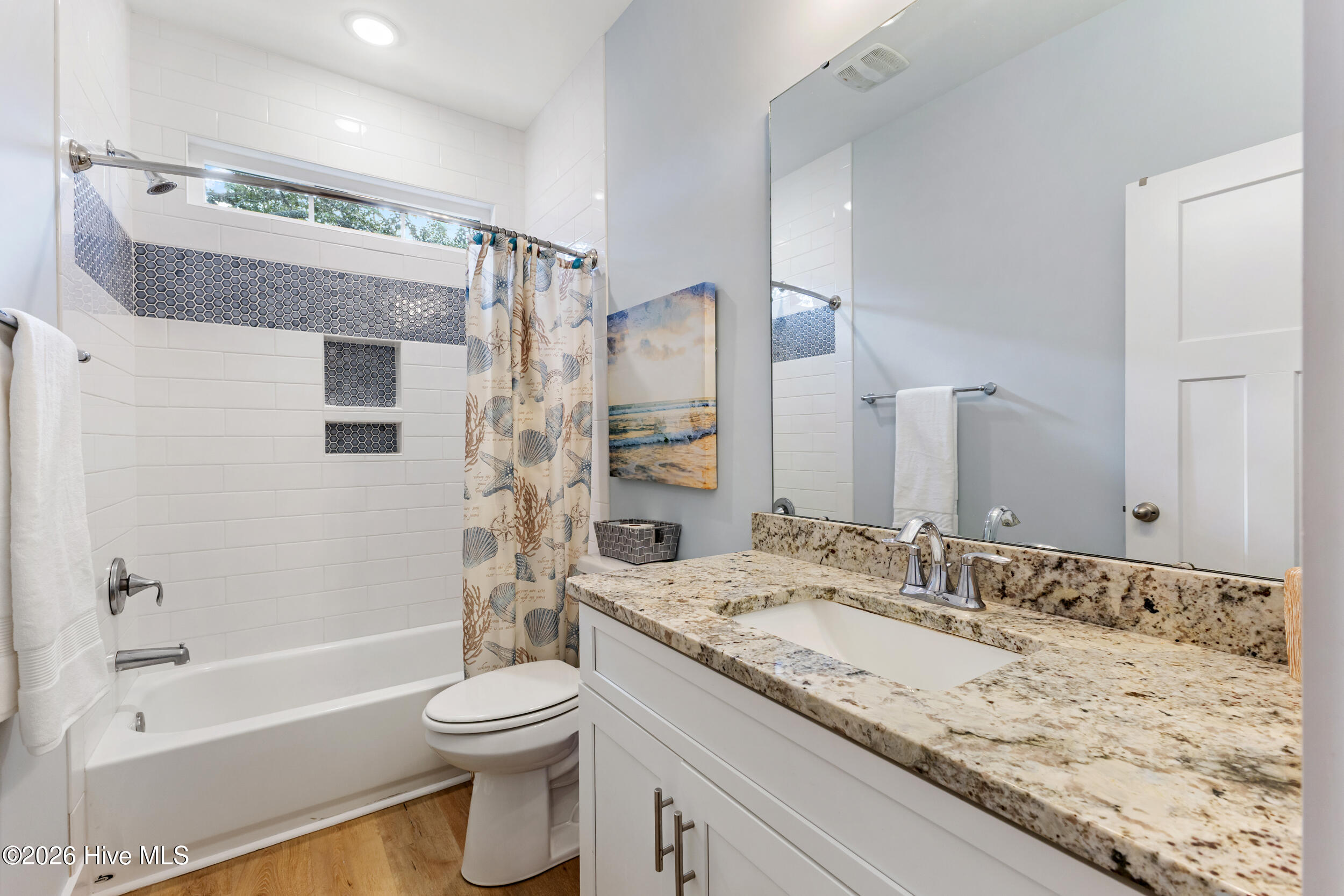 100547540 | Photo 19