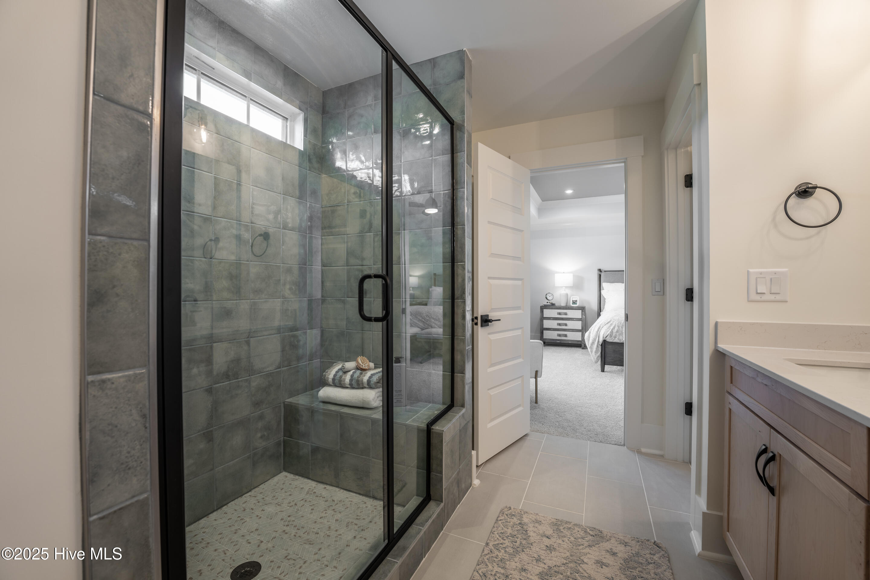 100545913 | Photo 32