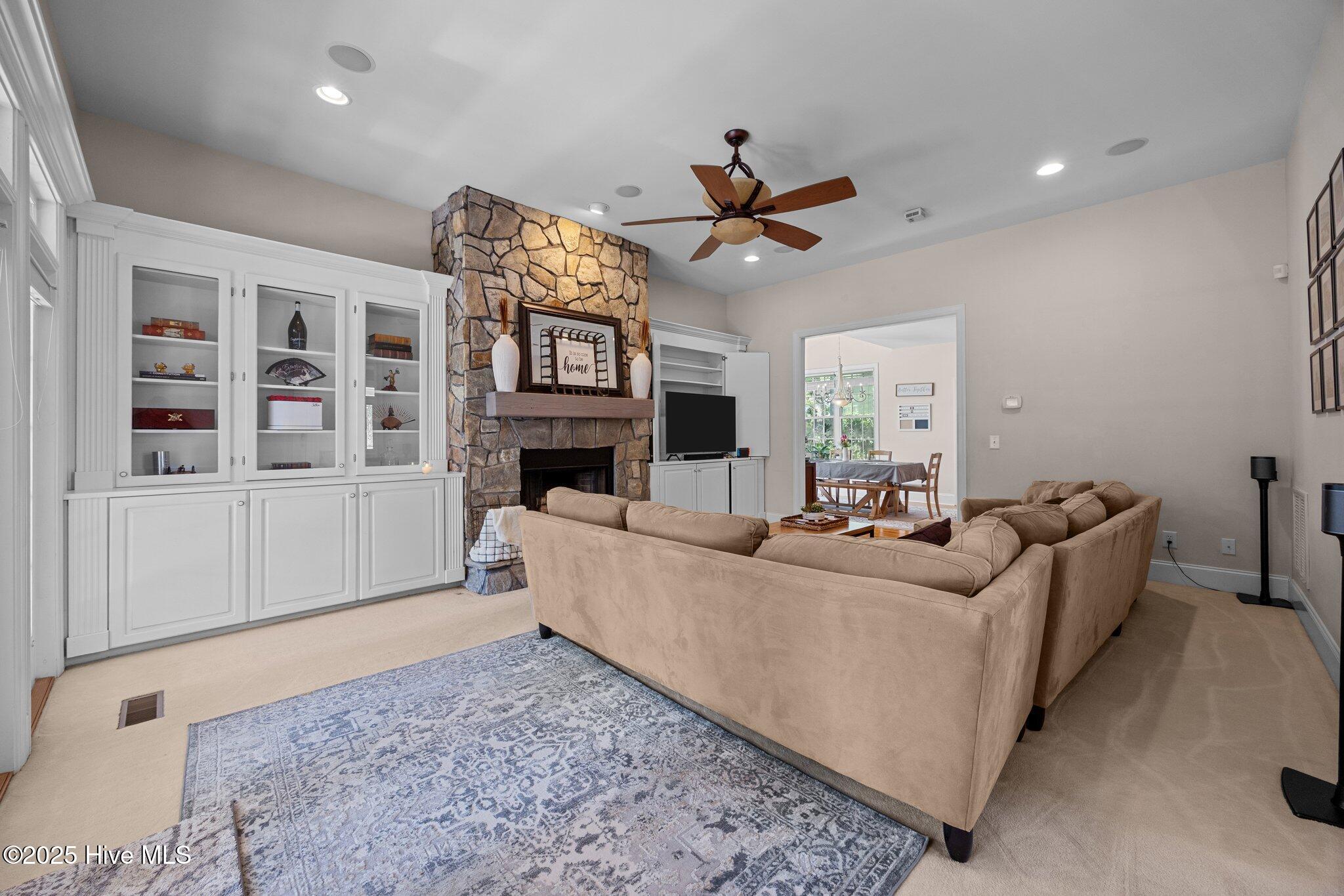 100516018 | Photo 13