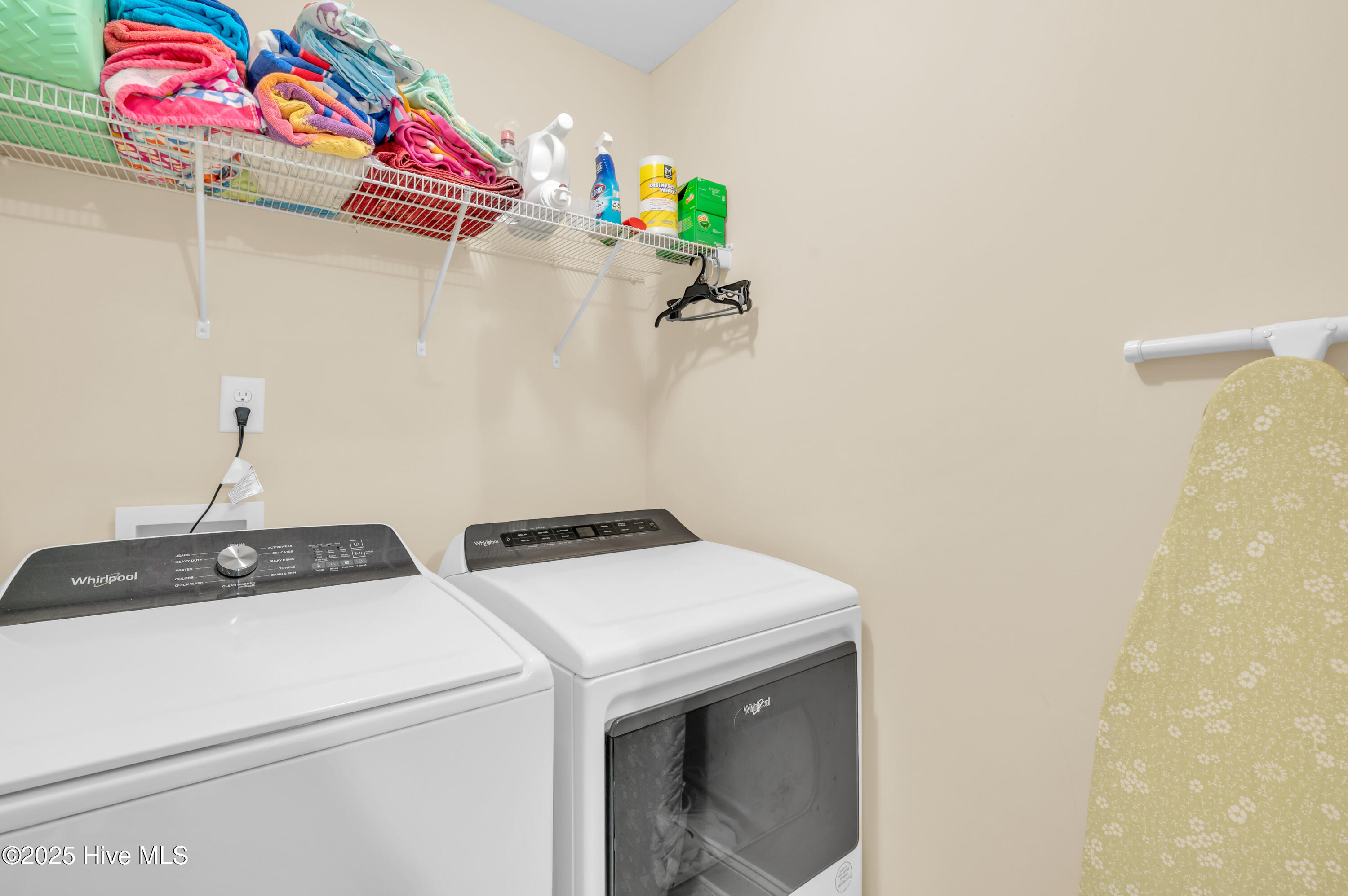 100517192 | Photo 30