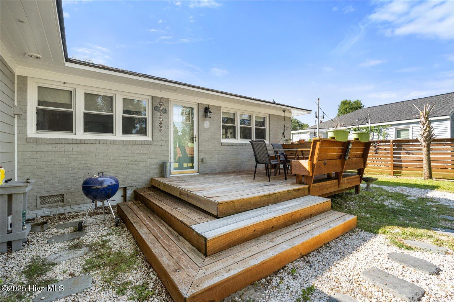 100528295 | Photo 37