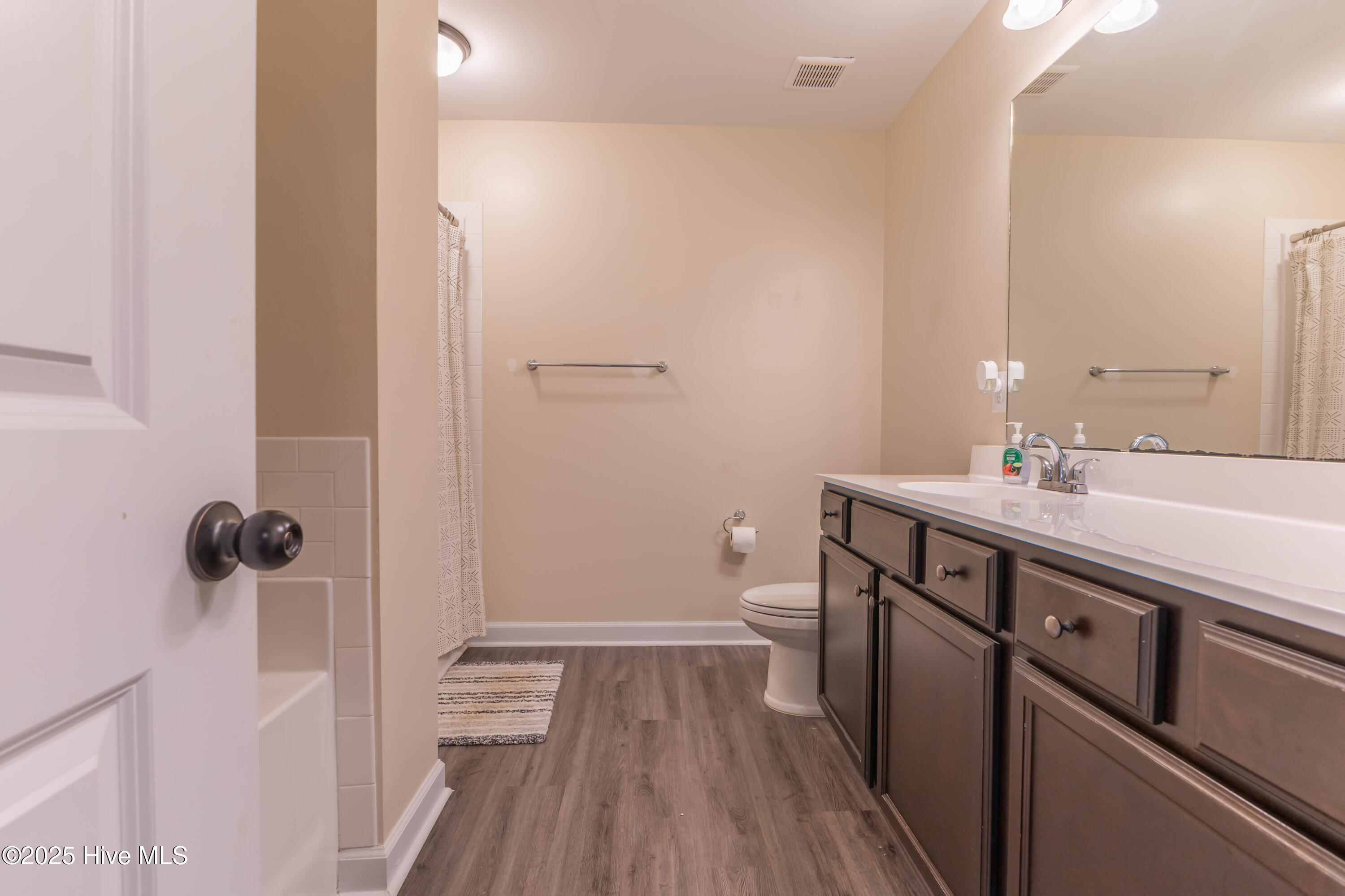 100542284 | Photo 26