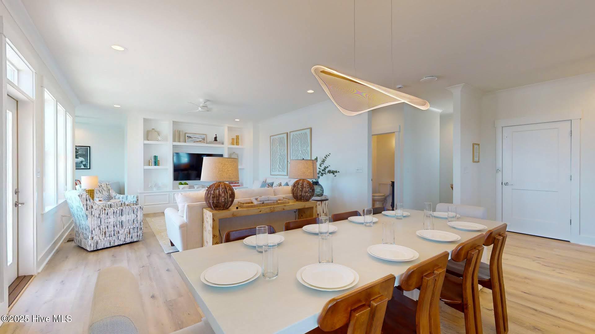 100560716 | Photo 32