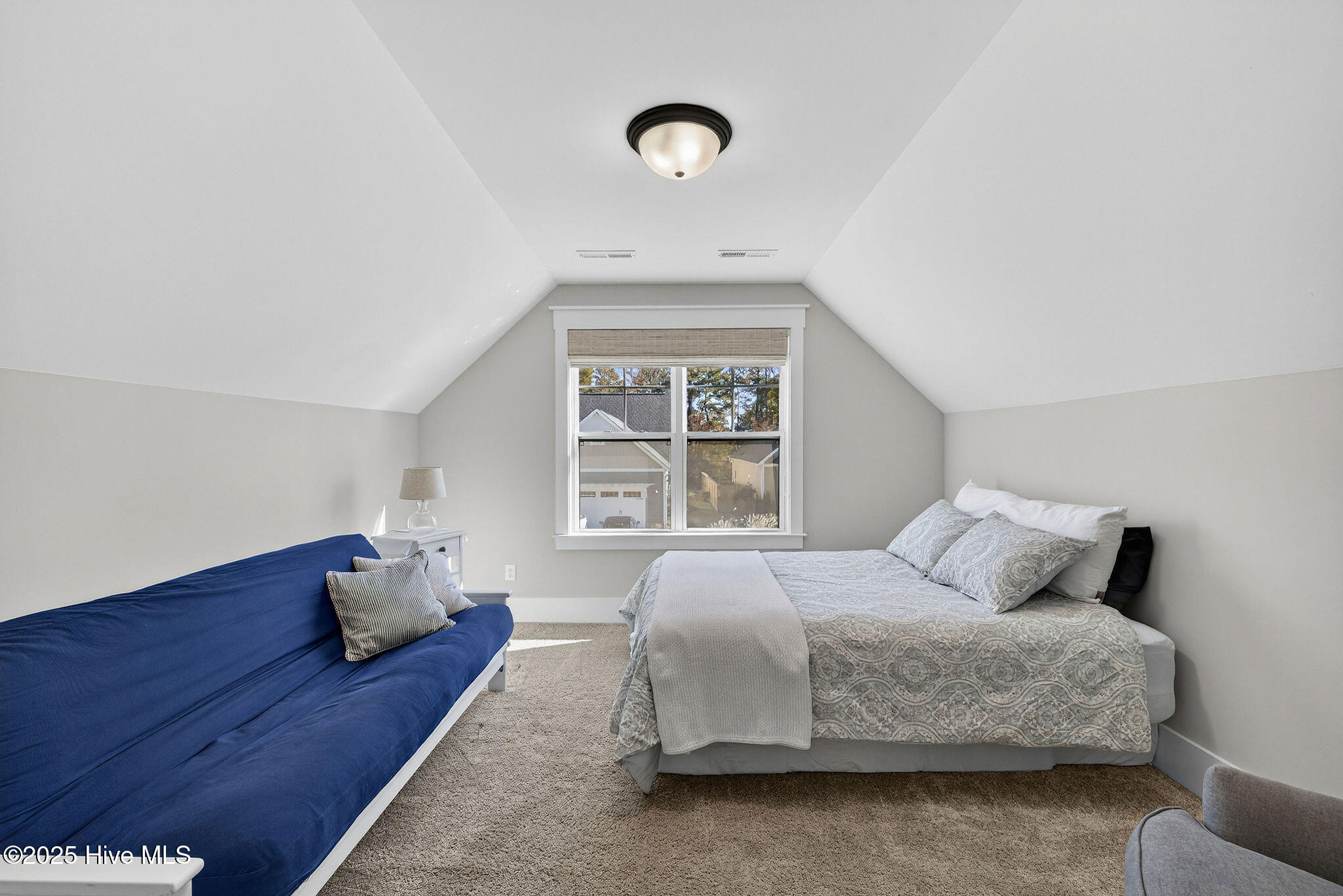 100541568 | Photo 38