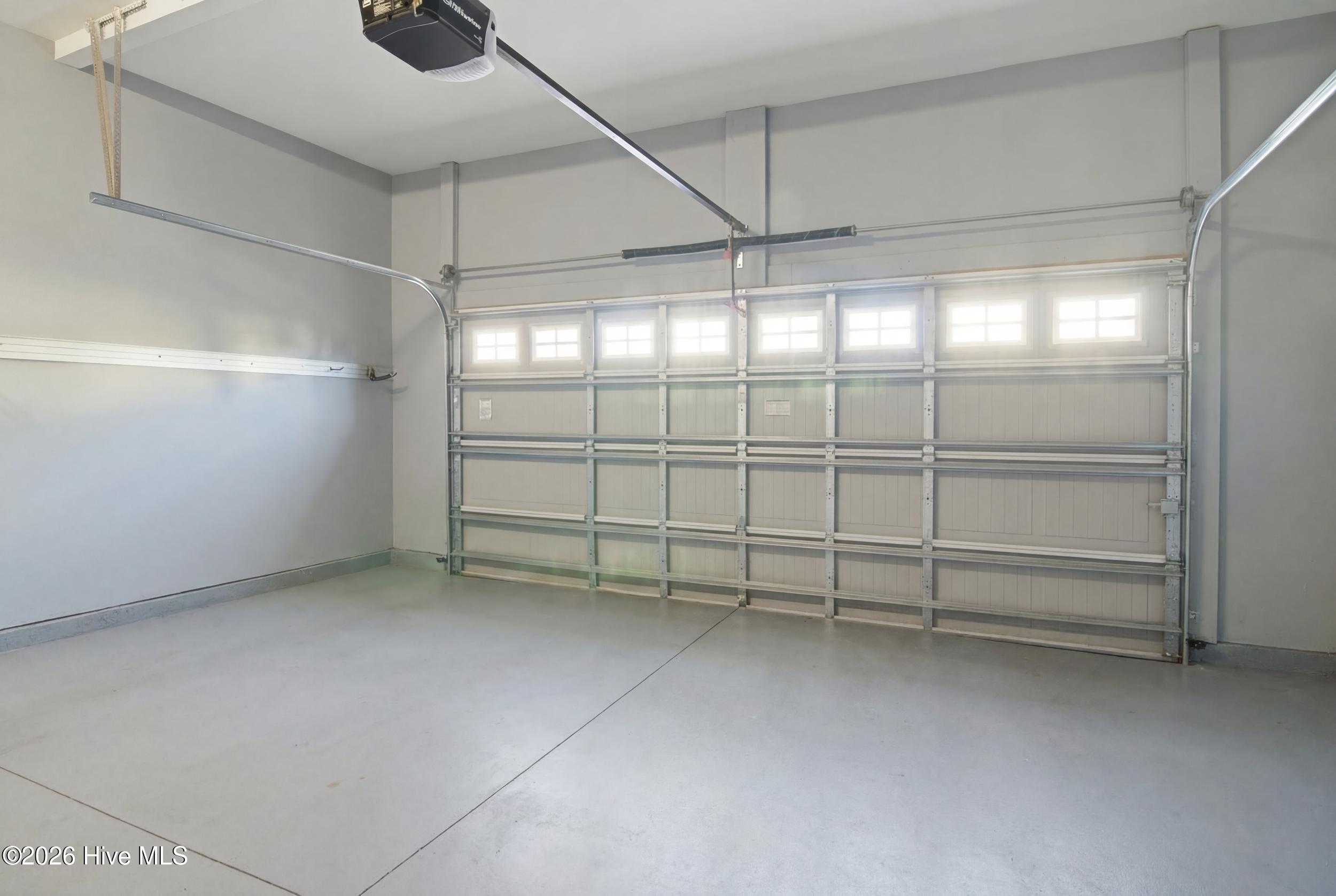 100551169 | Photo 30