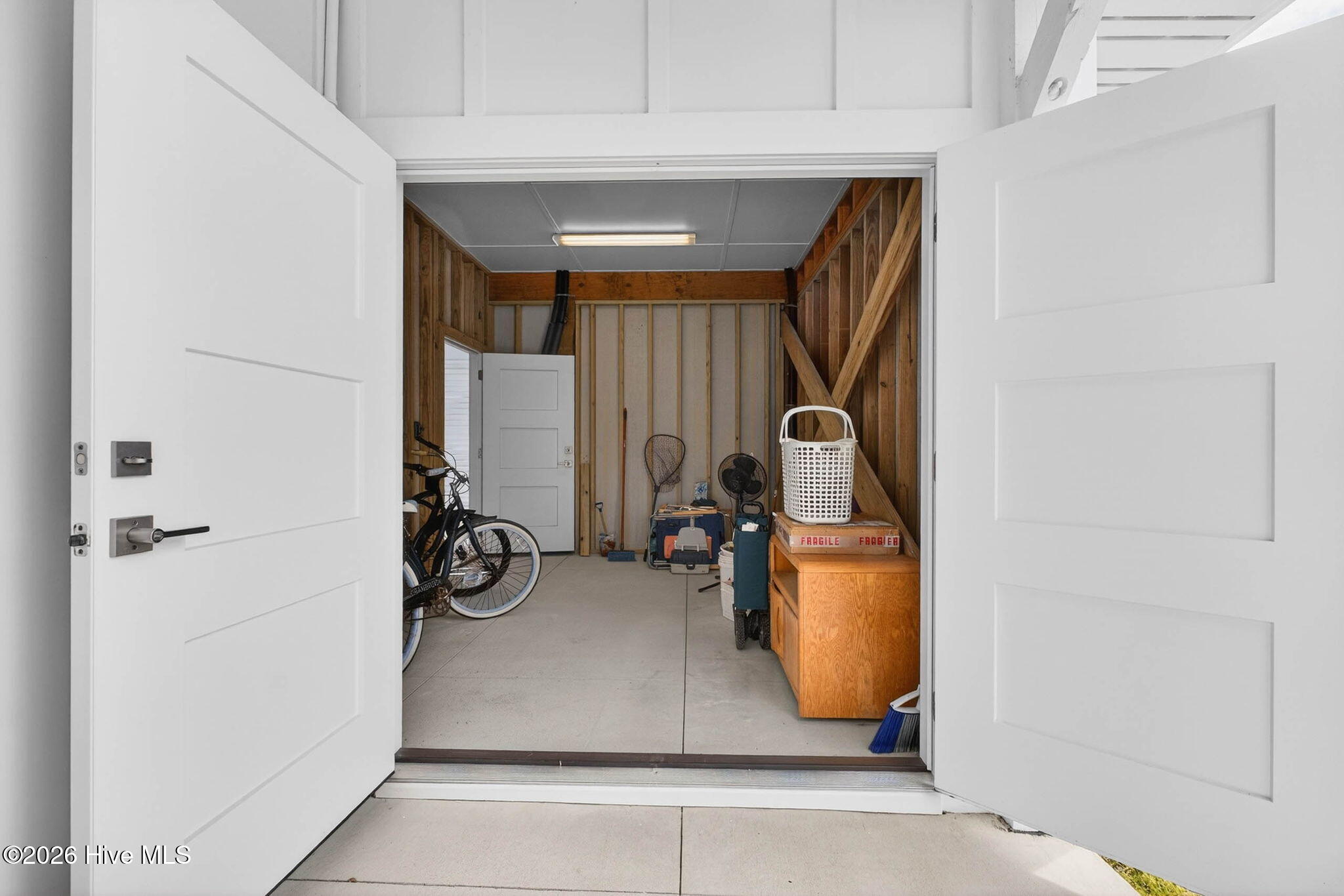 100561334 | Photo 74