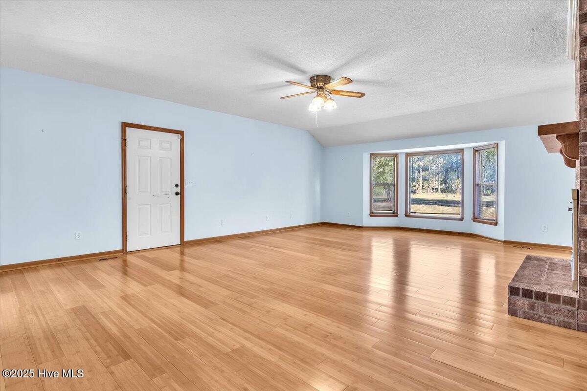 100568309 | Photo 42